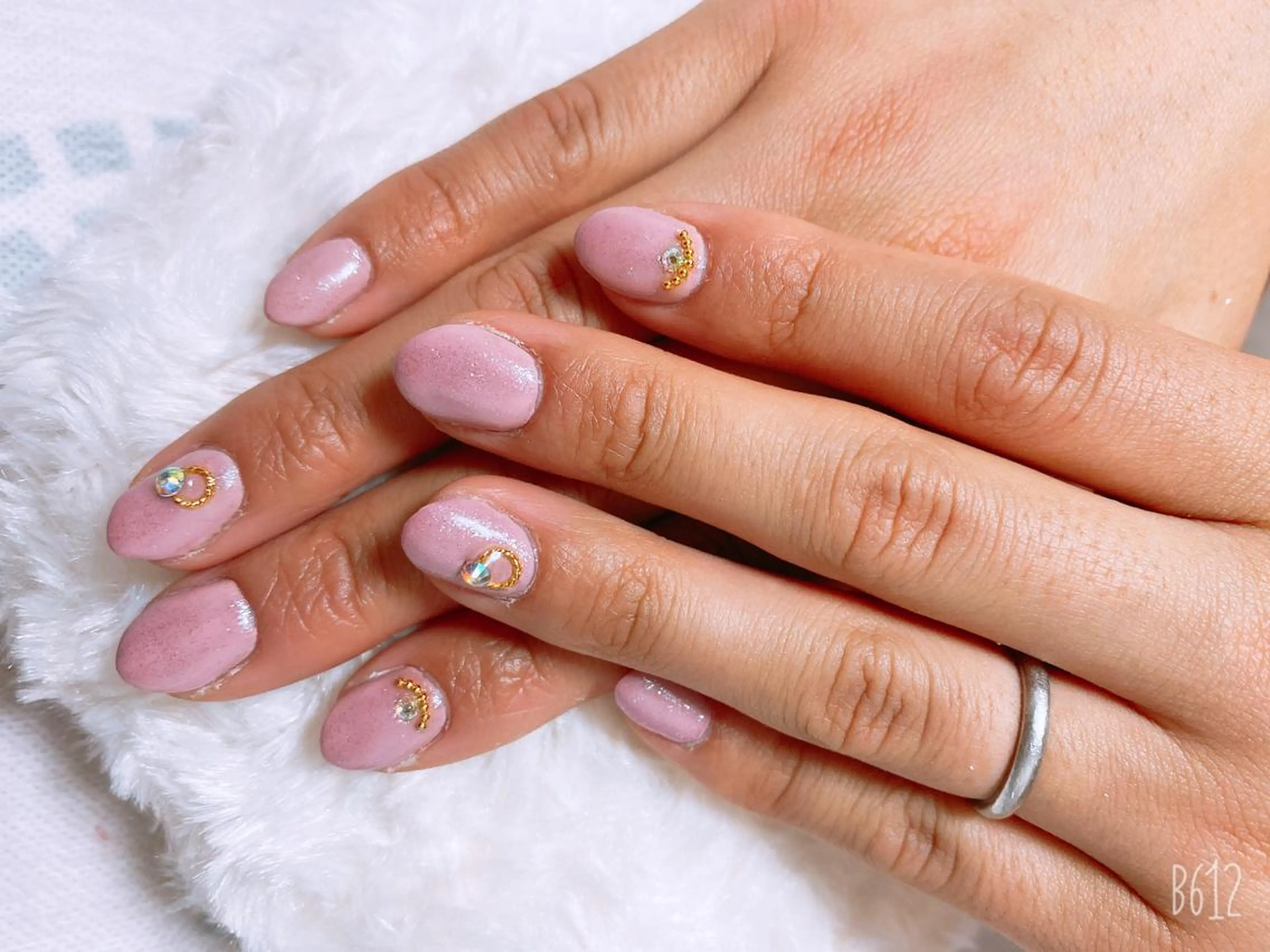 ネイル The Best Beauty受付担当のヘアスタイル