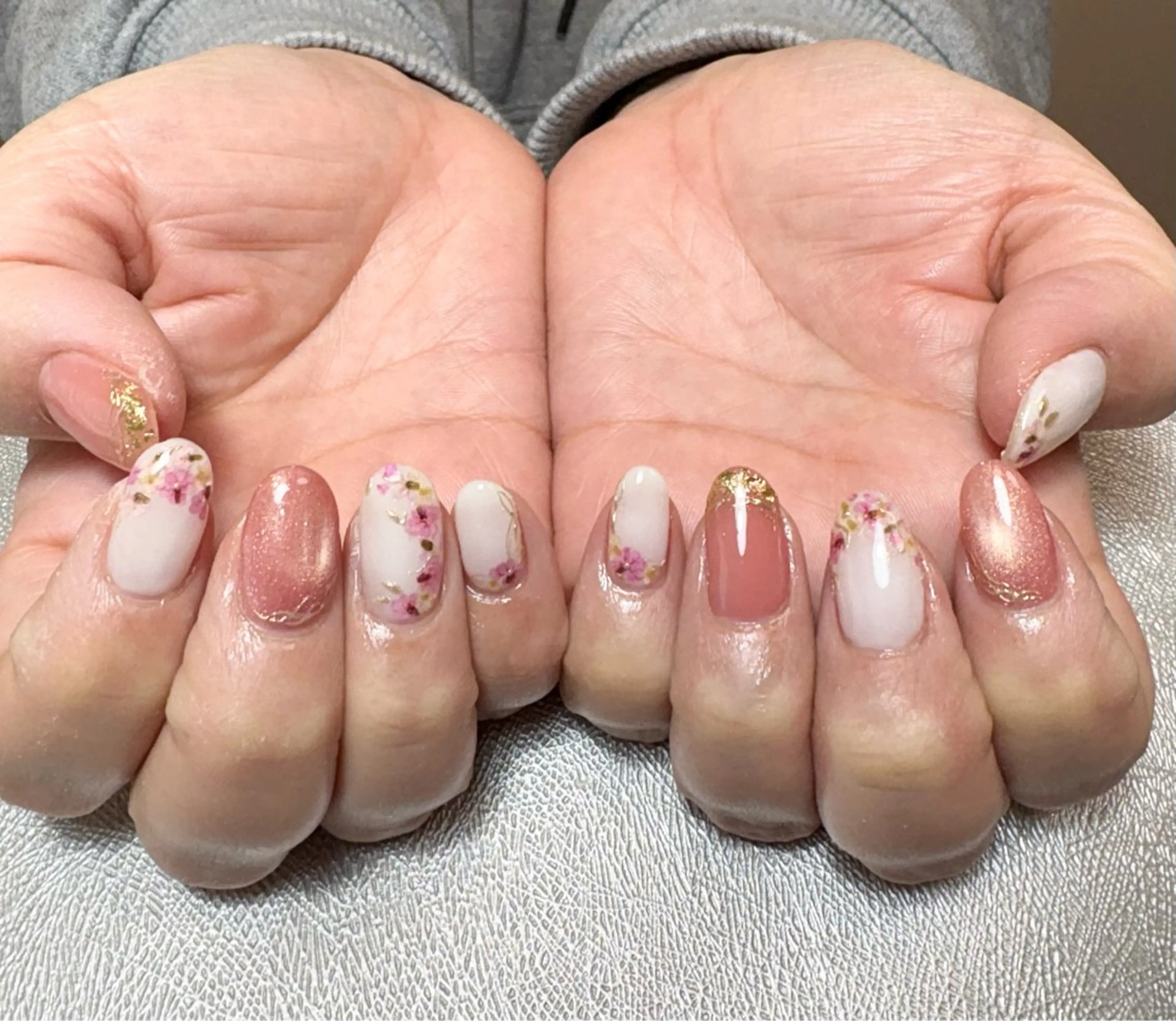 ネイル フラワーネイル マグネットネイル ミラーネイル 春ネイル ハンドネイル ✨韓国✨nail salonLumieのネイルデザイン