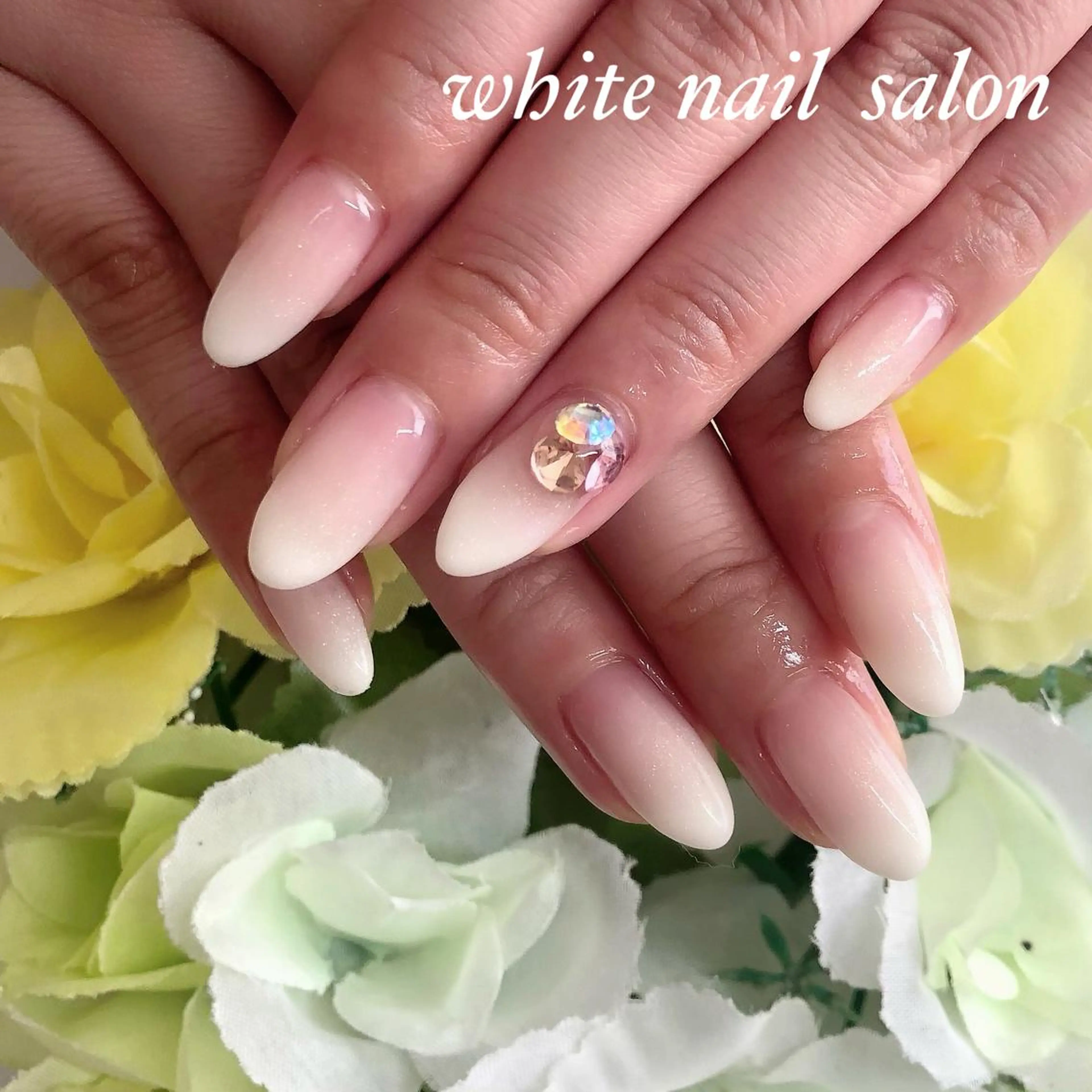 ネイル フットネイル ジェルネイル ハードジェル 持ち込み オフィスネイル ハンドネイル white nail salonのネイルデザイン