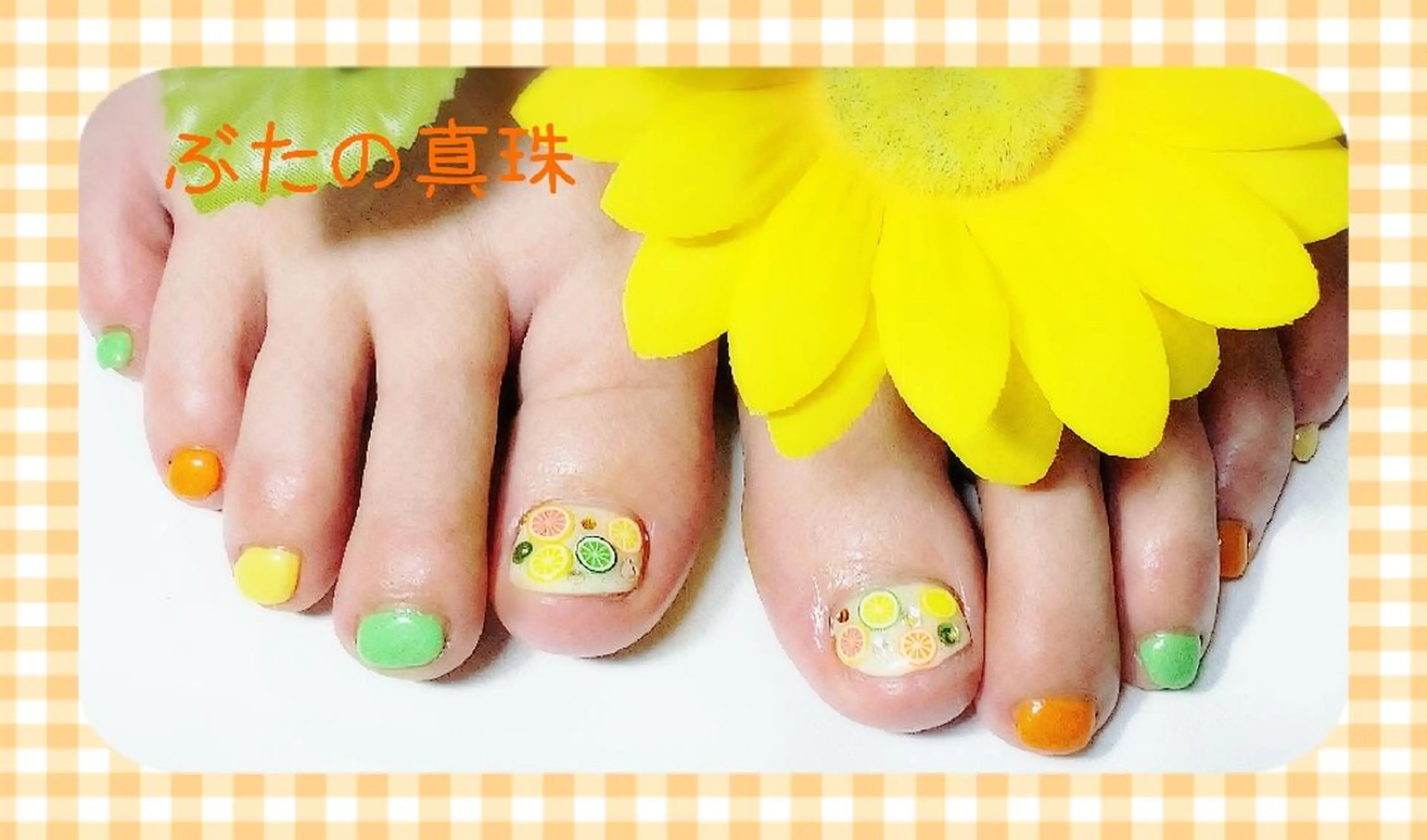 ネイル フットネイル 林 珠里のネイルデザイン