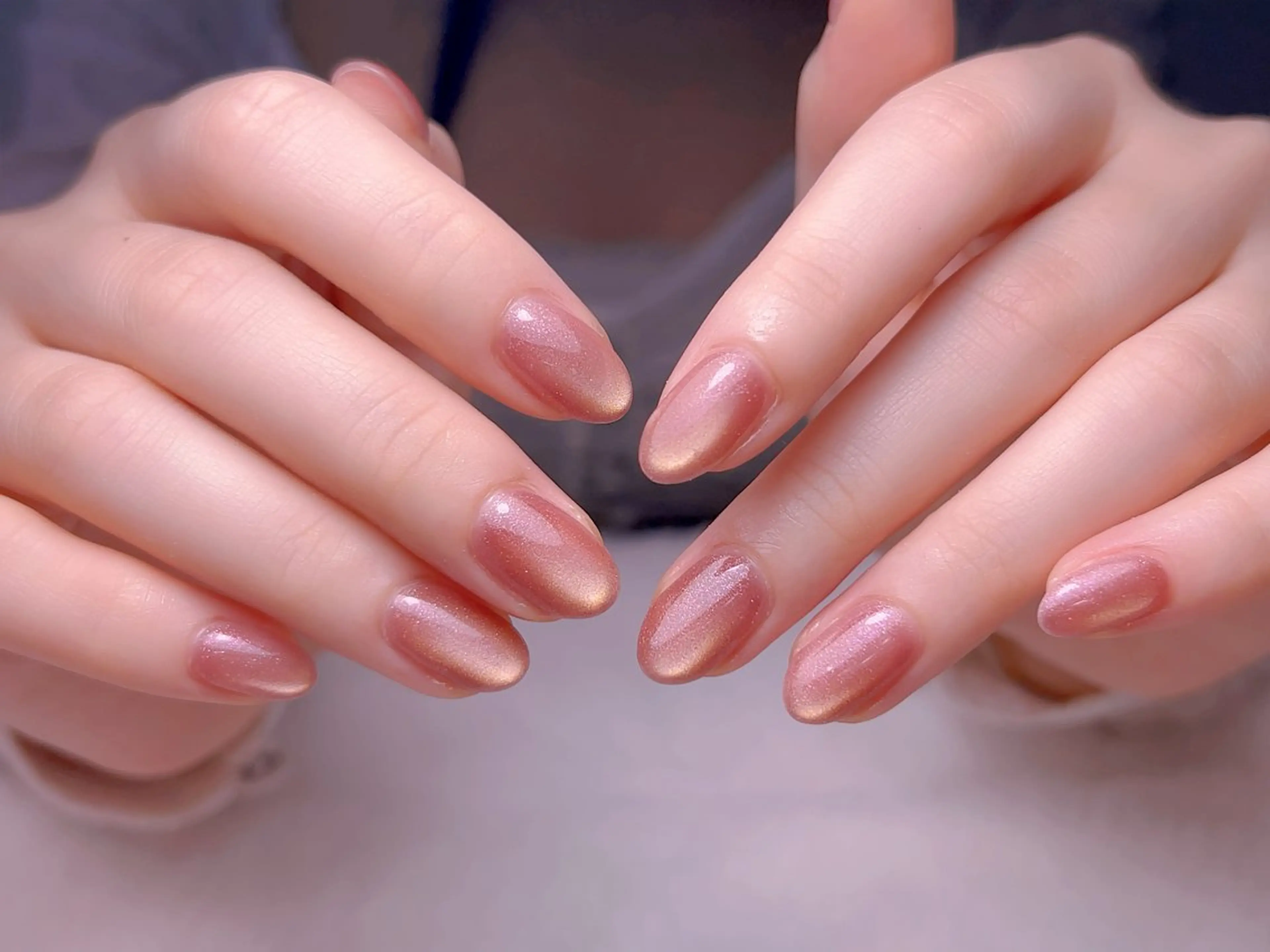 【自爪】(オフなし)大人のマグネットネイルorラメグラデーションの写真