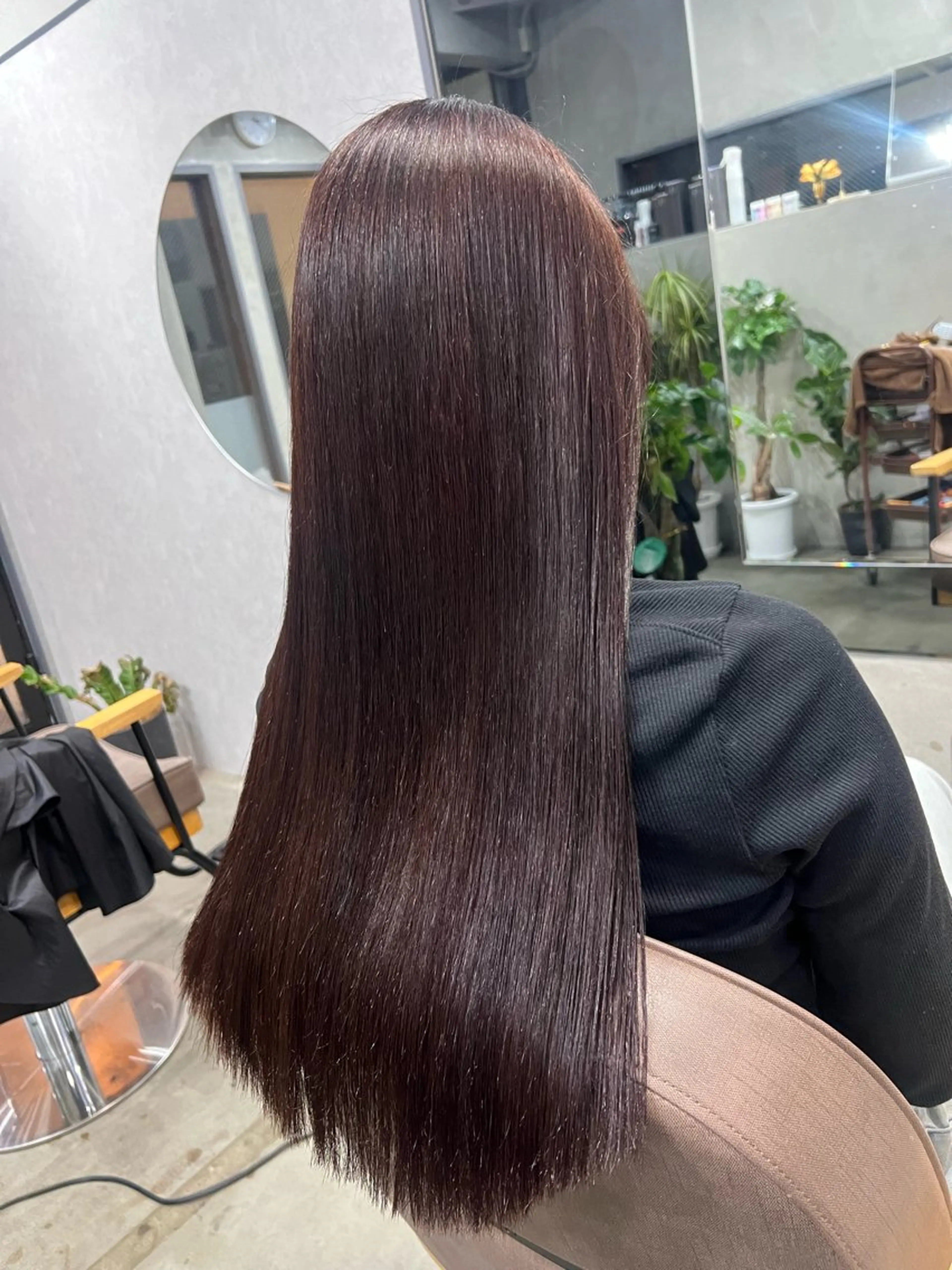 ロング カット ヘアカラー 縮毛矯正 maya レイヤーカットのヘアスタイル