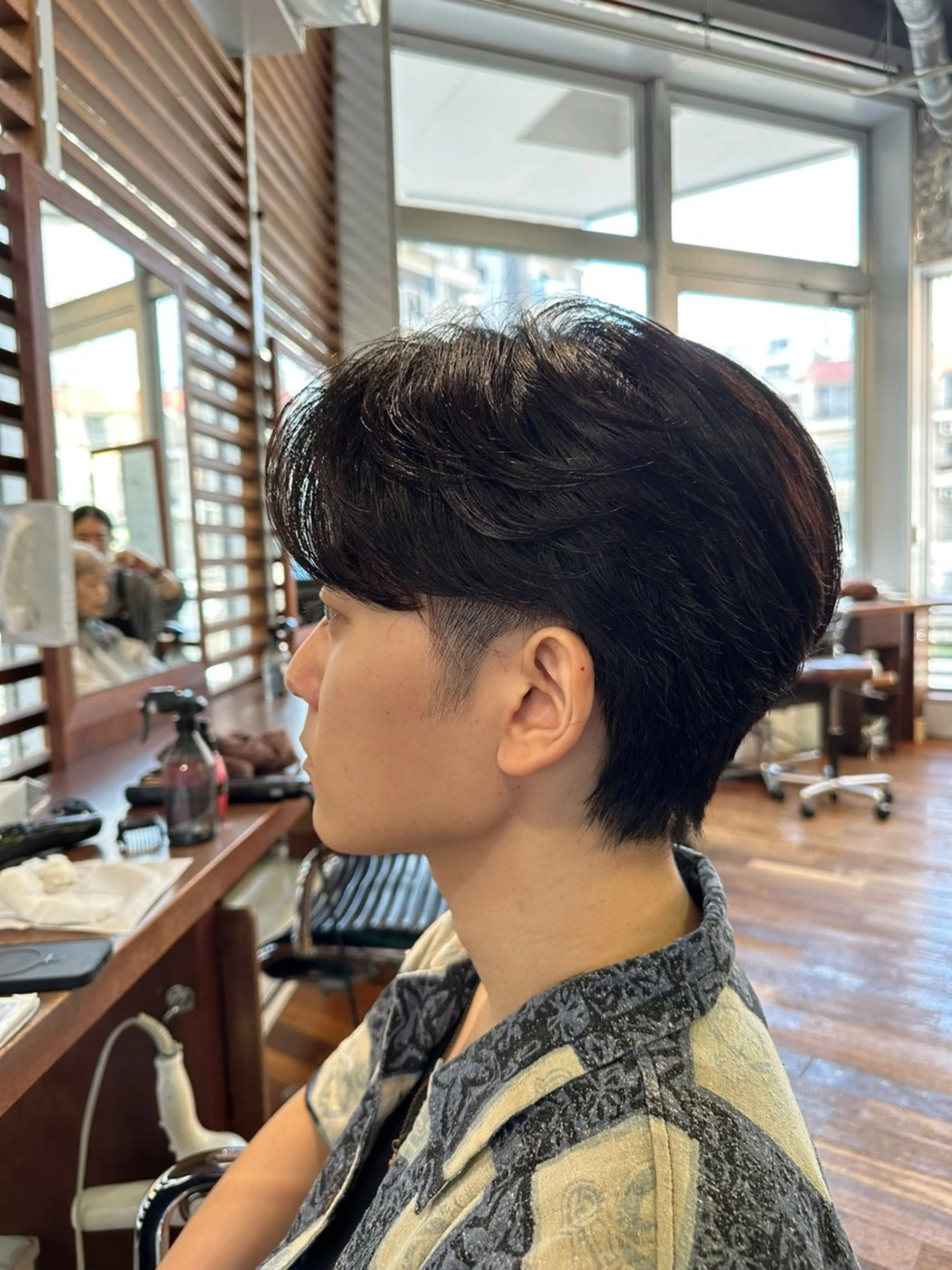 ショート パーマ メンズ センターパート 刈り上げ 髪質改善トリートメント&ケアカラー MRN.新宿西口所属・👑MRN👑 HIROMIのヘアスタイル