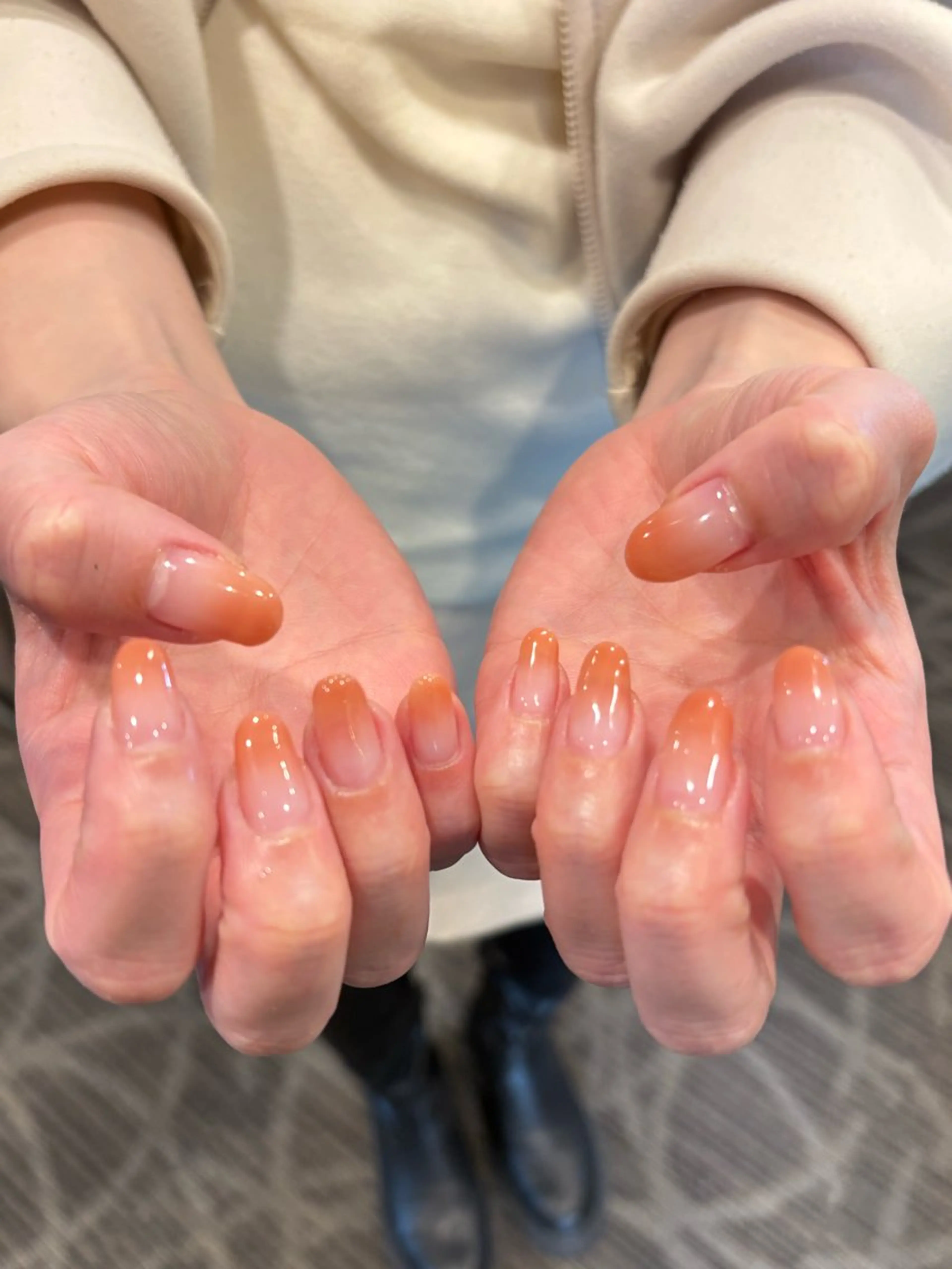 ネイル グラデーション オレンジ ハンドネイル Nobody_ AikAのネイルデザイン