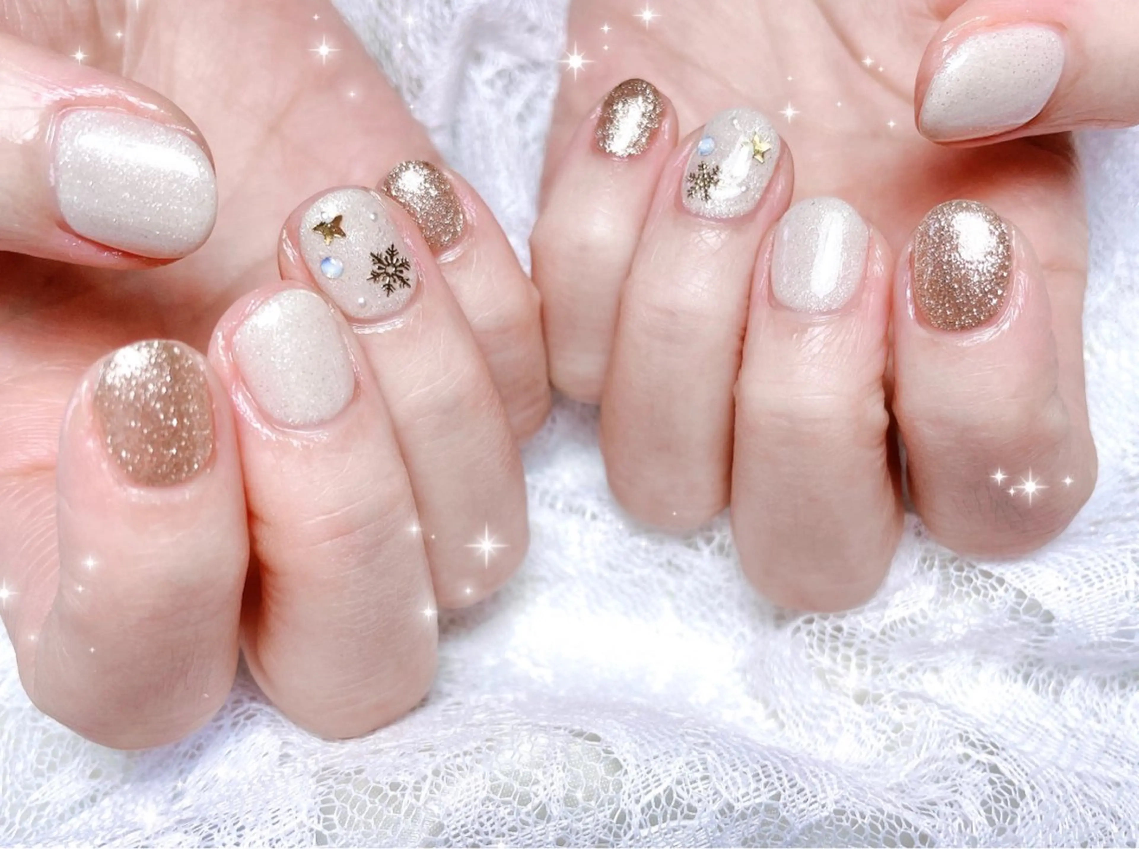 ネイル ゴールド ホワイト ハンドネイル FLARE NAIL フレアネイルのネイルデザイン