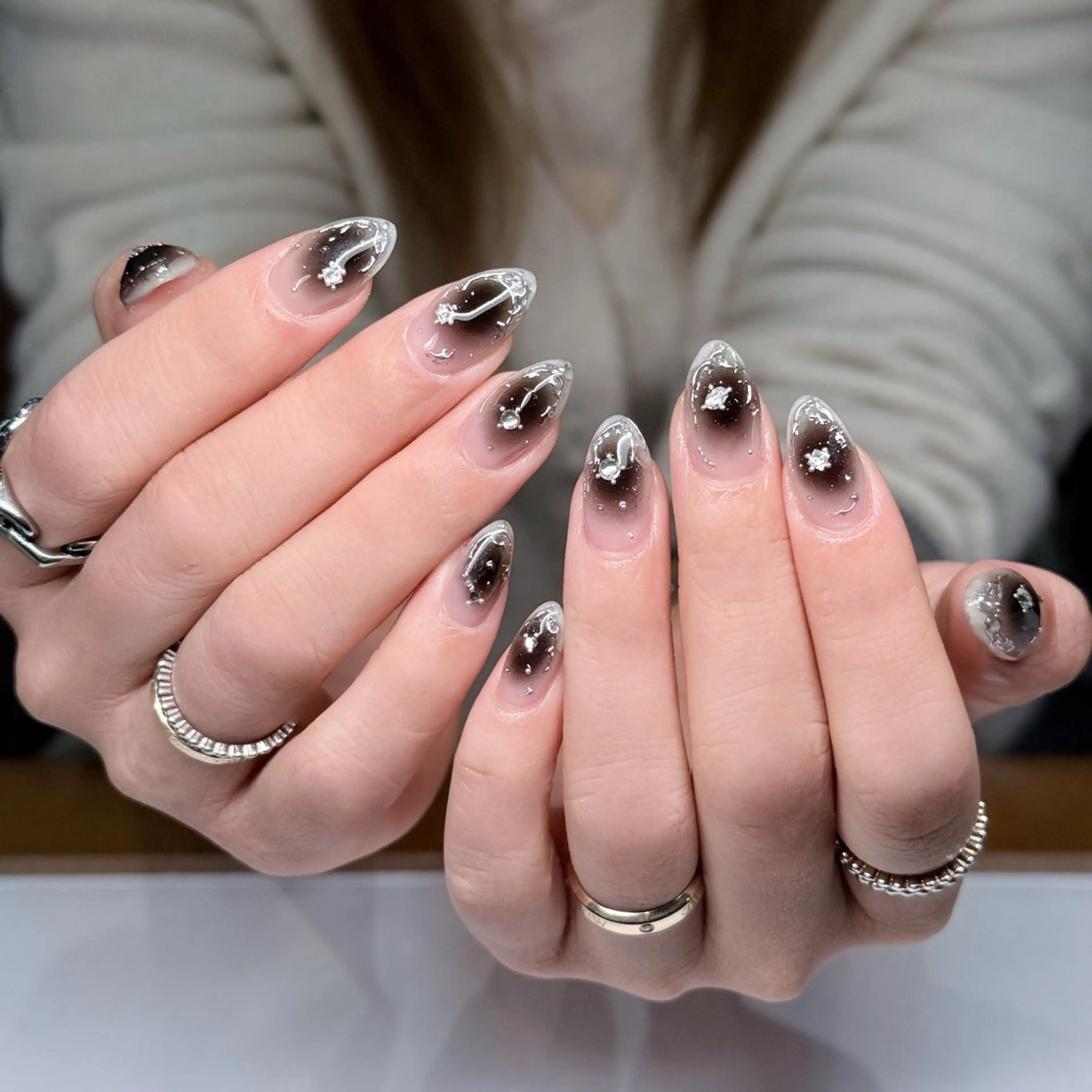 ネイル オーロラネイル ブルー チークネイル フットネイル フレンチネイル ハンドネイル JAN 168 池袋のネイルデザイン