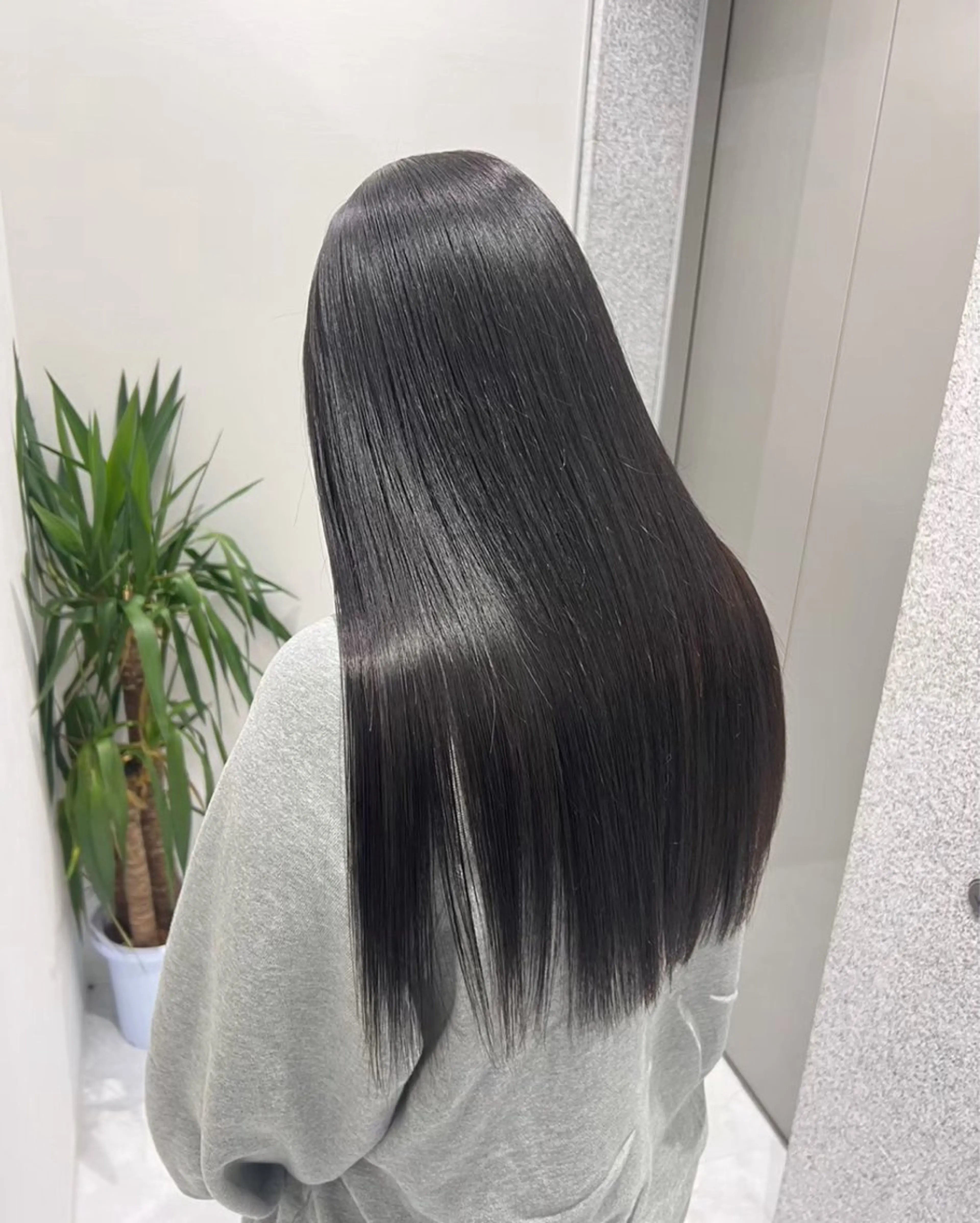 ロング カラー ヘアアレンジ 学生 カット 縮毛矯正 トリートメント 🩵ダメージレス艶感 ハイトーン🩷のヘアスタイル