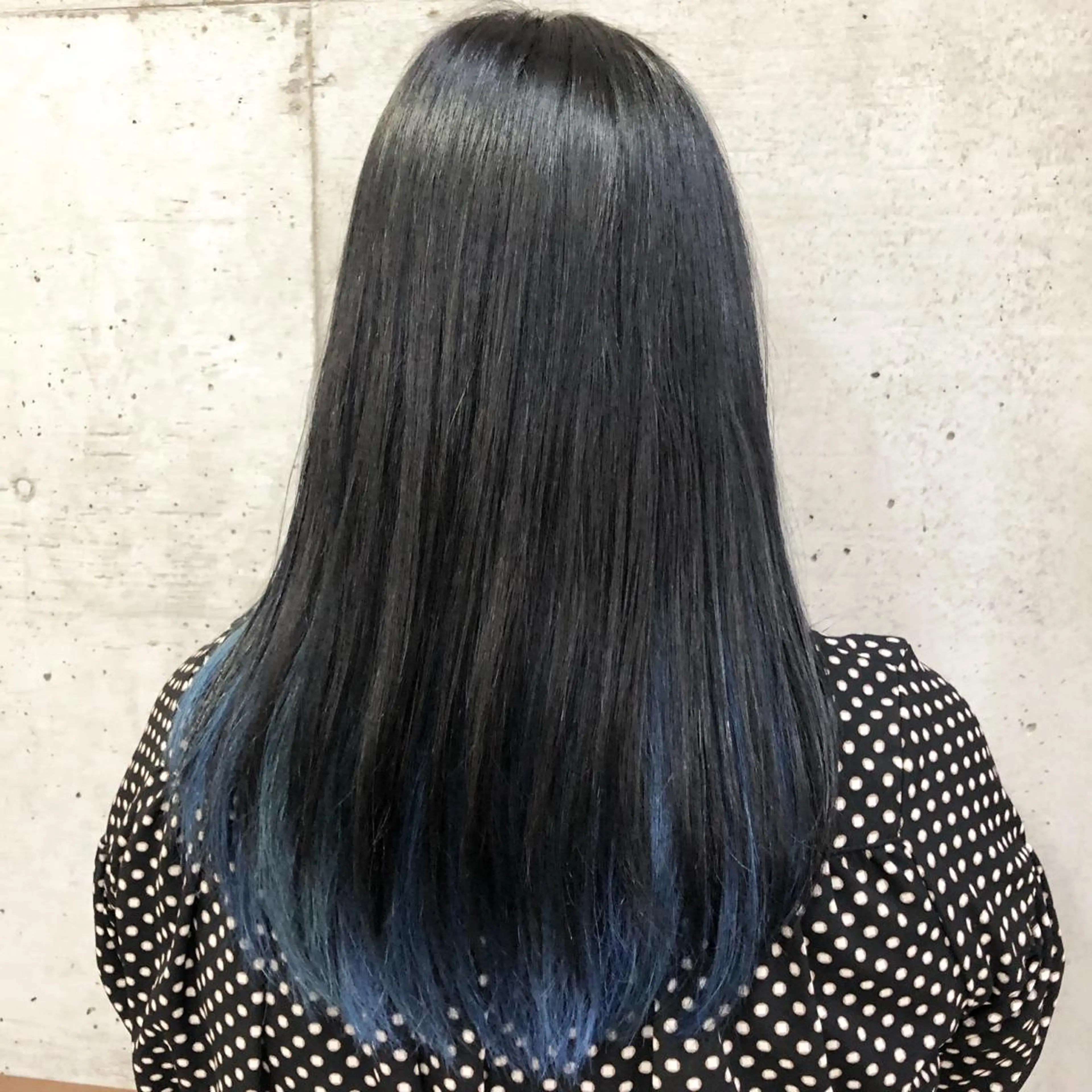 ロング カラー ブルーカラー ネイビーカラー ヘアカラー トリートメント 大栗 佑也  髪質改善のヘアスタイル