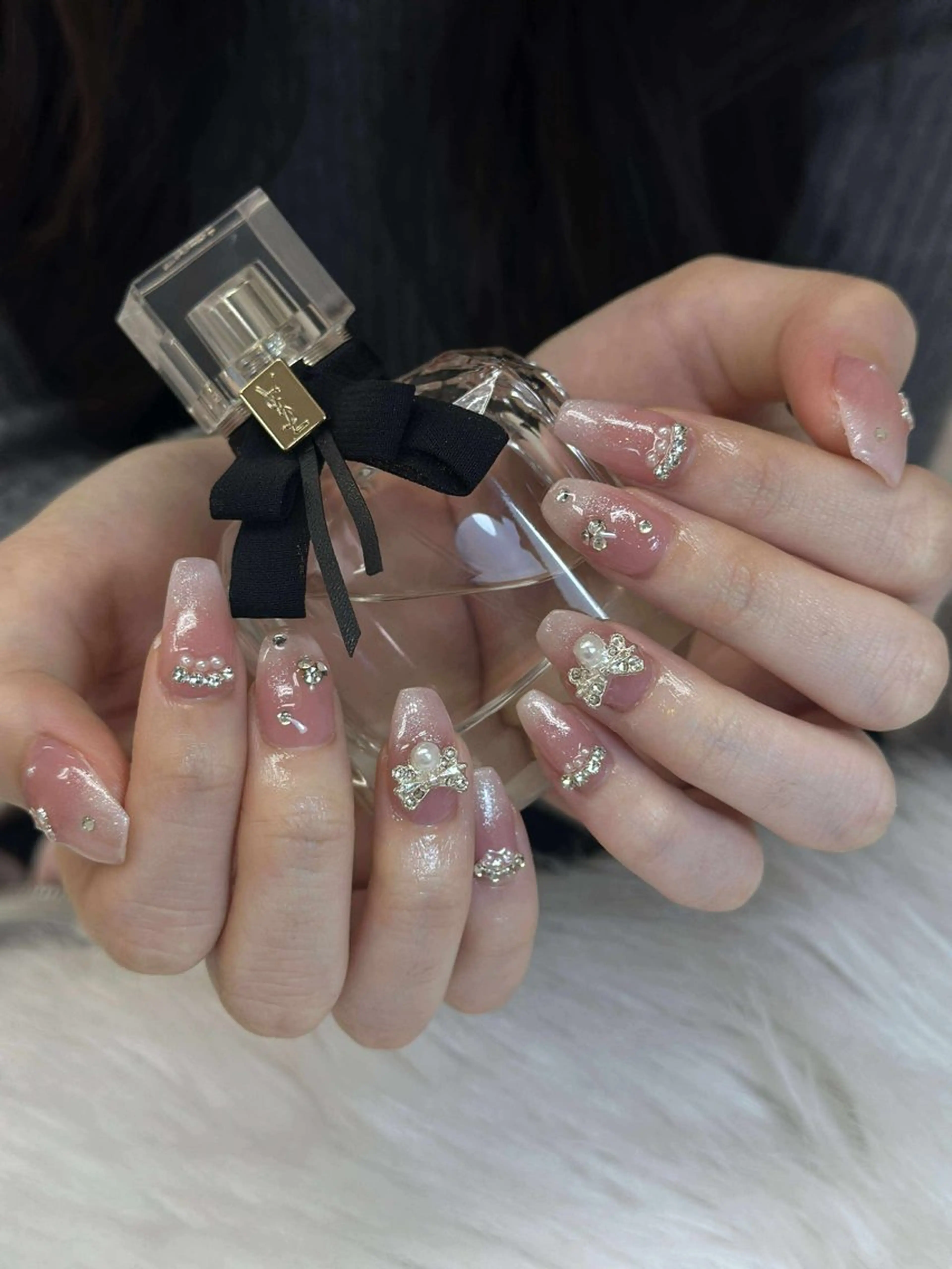 ネイル アートネイル フットネイル ジェルネイル キラキラネイル ワンカラーネイル Nie Nail Shinokuboのネイルデザイン