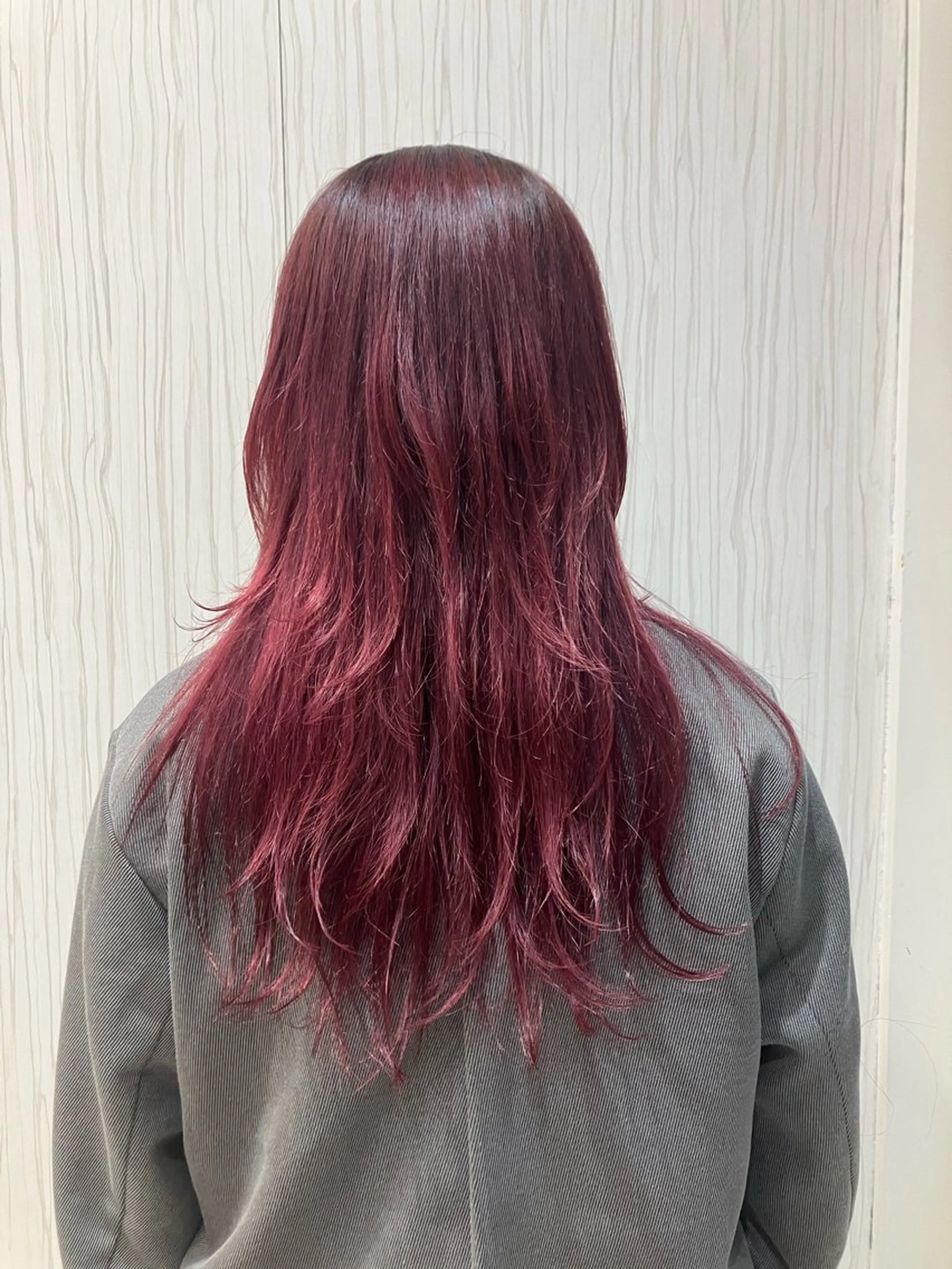 ロング カラー レッドカラー ヘアカラー 永倉 はるかのヘアスタイル