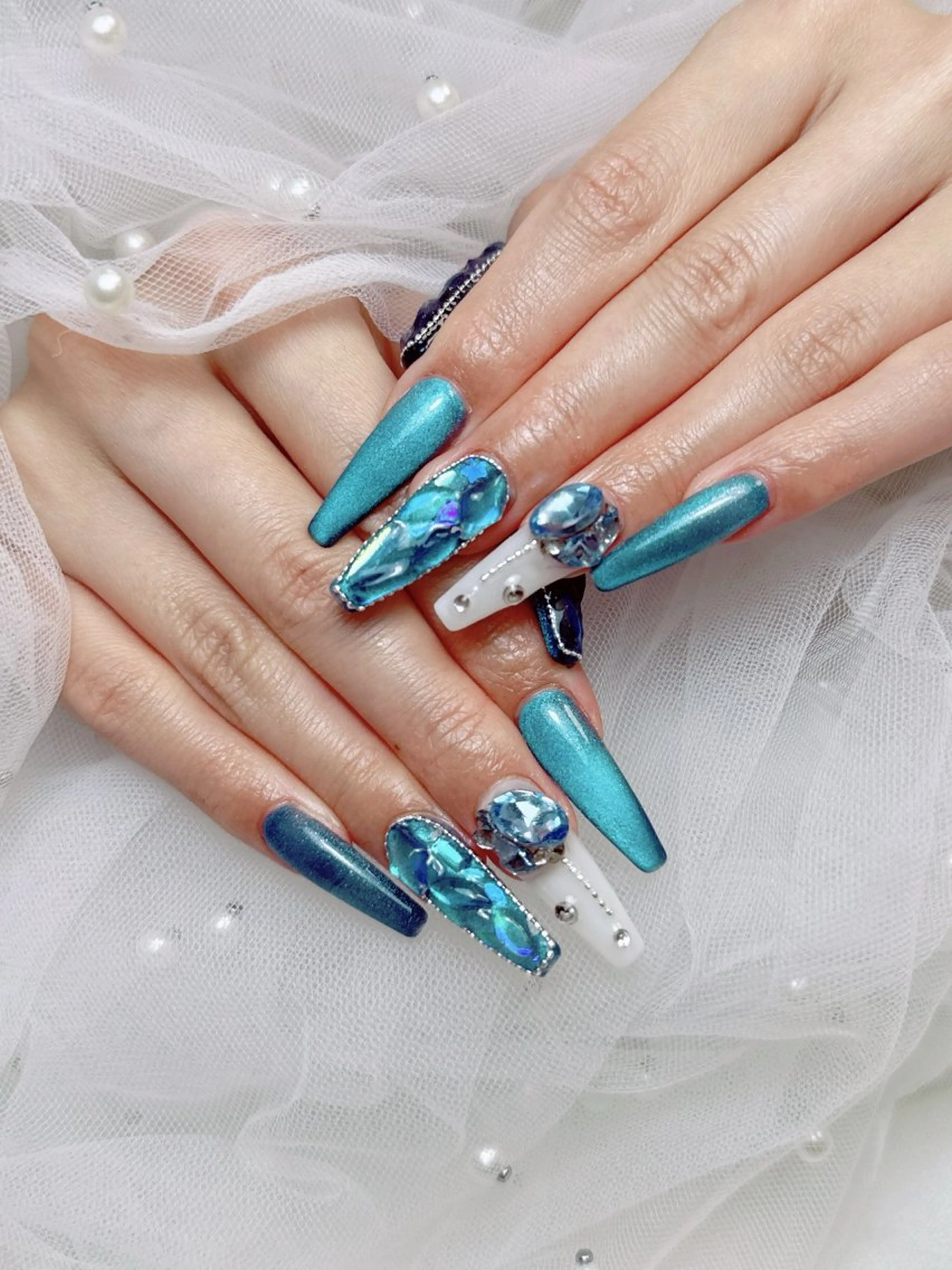 ネイル フレンチネイル ハート 韓国ネイル マグネットネイル マグネットフレンチ ハンドネイル ネイルサロン lotusのネイルデザイン