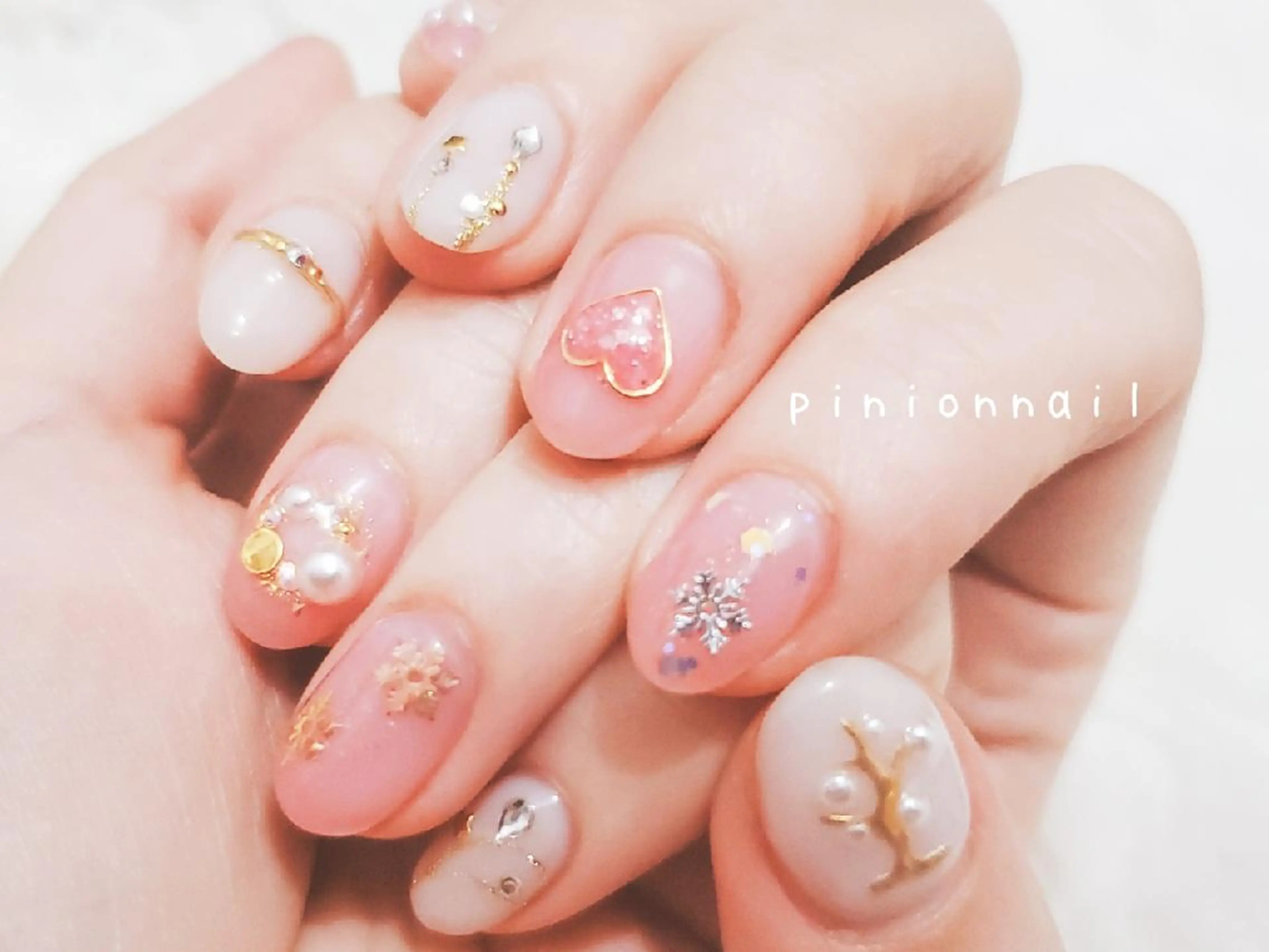 ネイル 冬ネイル クリスマス 【推し活応援サロン】 Mea nuiのネイルデザイン