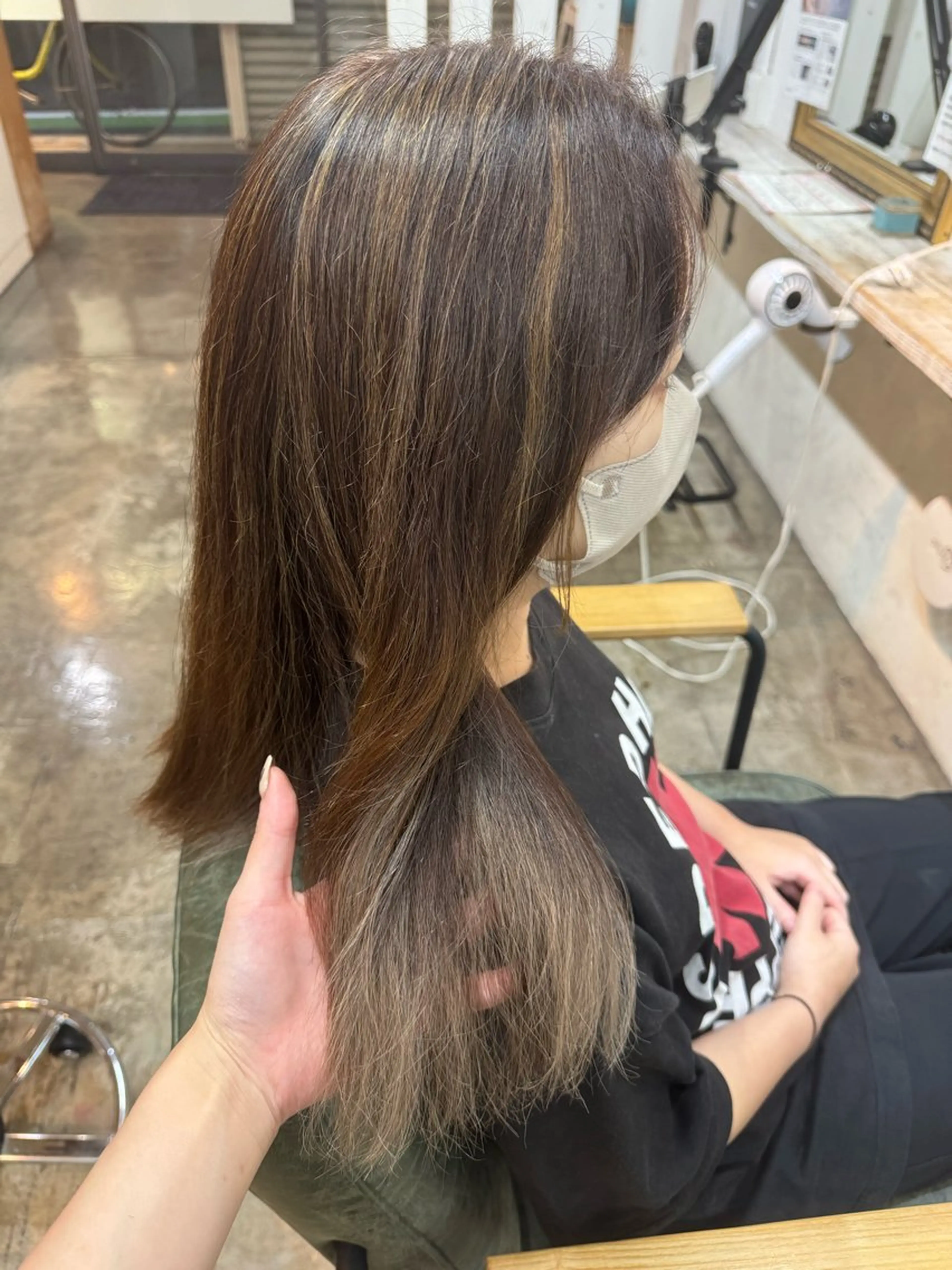 カラー ハイライトカラー インナーカラー 籔上 凜のヘアスタイル