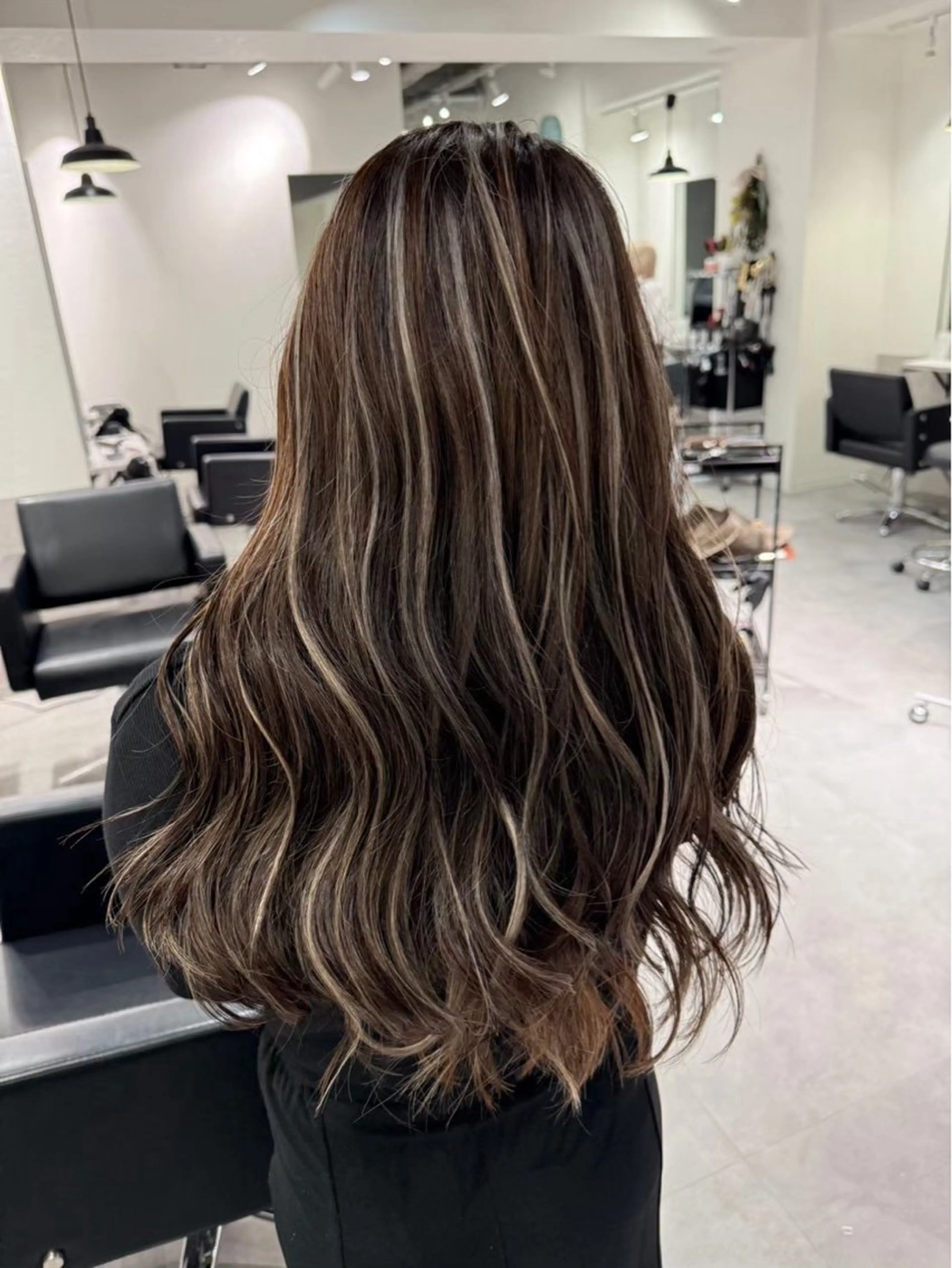 カラー ヘアカラー YUDAIブリーチ• カラー/心斎橋•難波のヘアスタイル