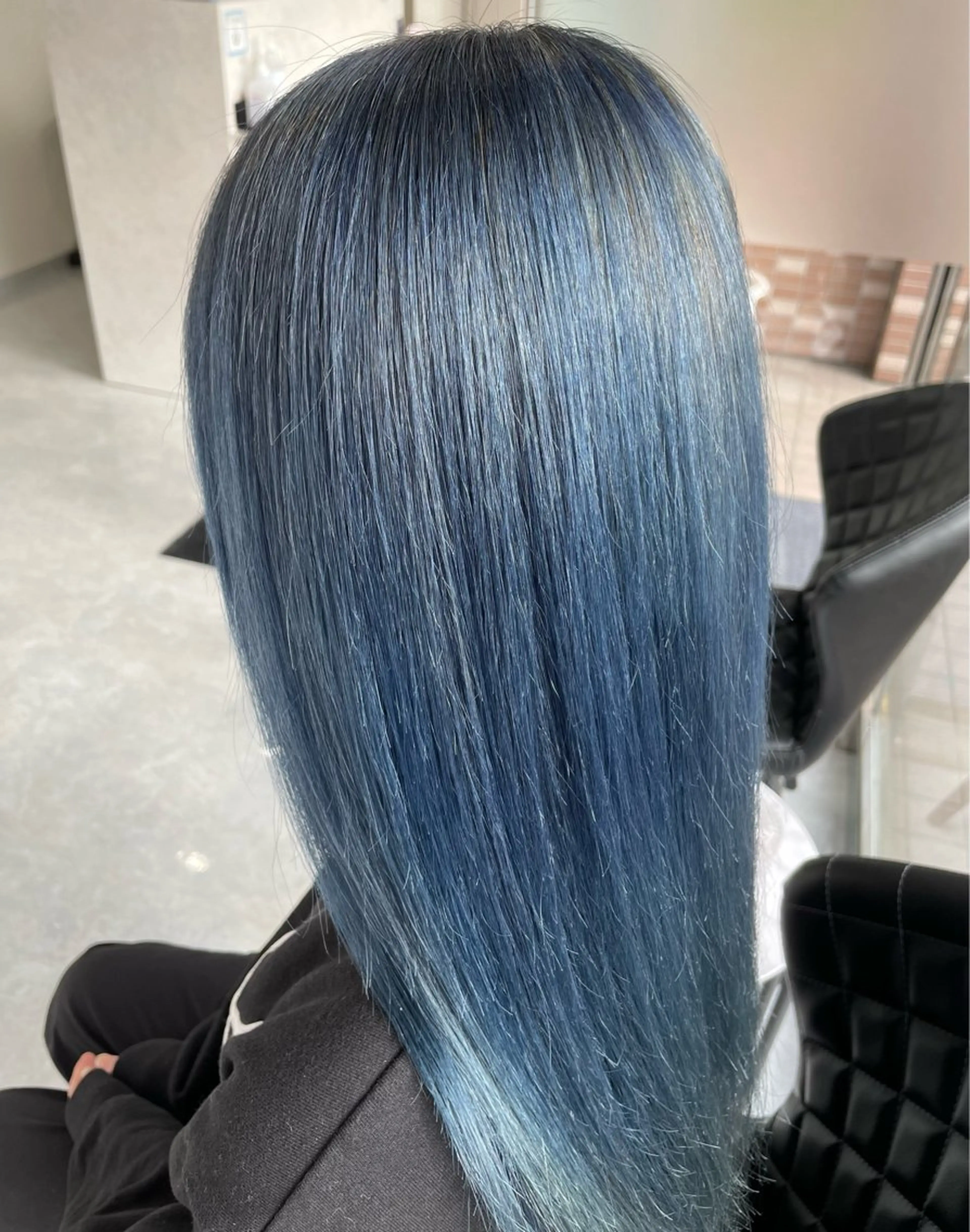 セミロング カラー ブリーチ ヘアカラー トリートメント Amour なぐらのヘアスタイル