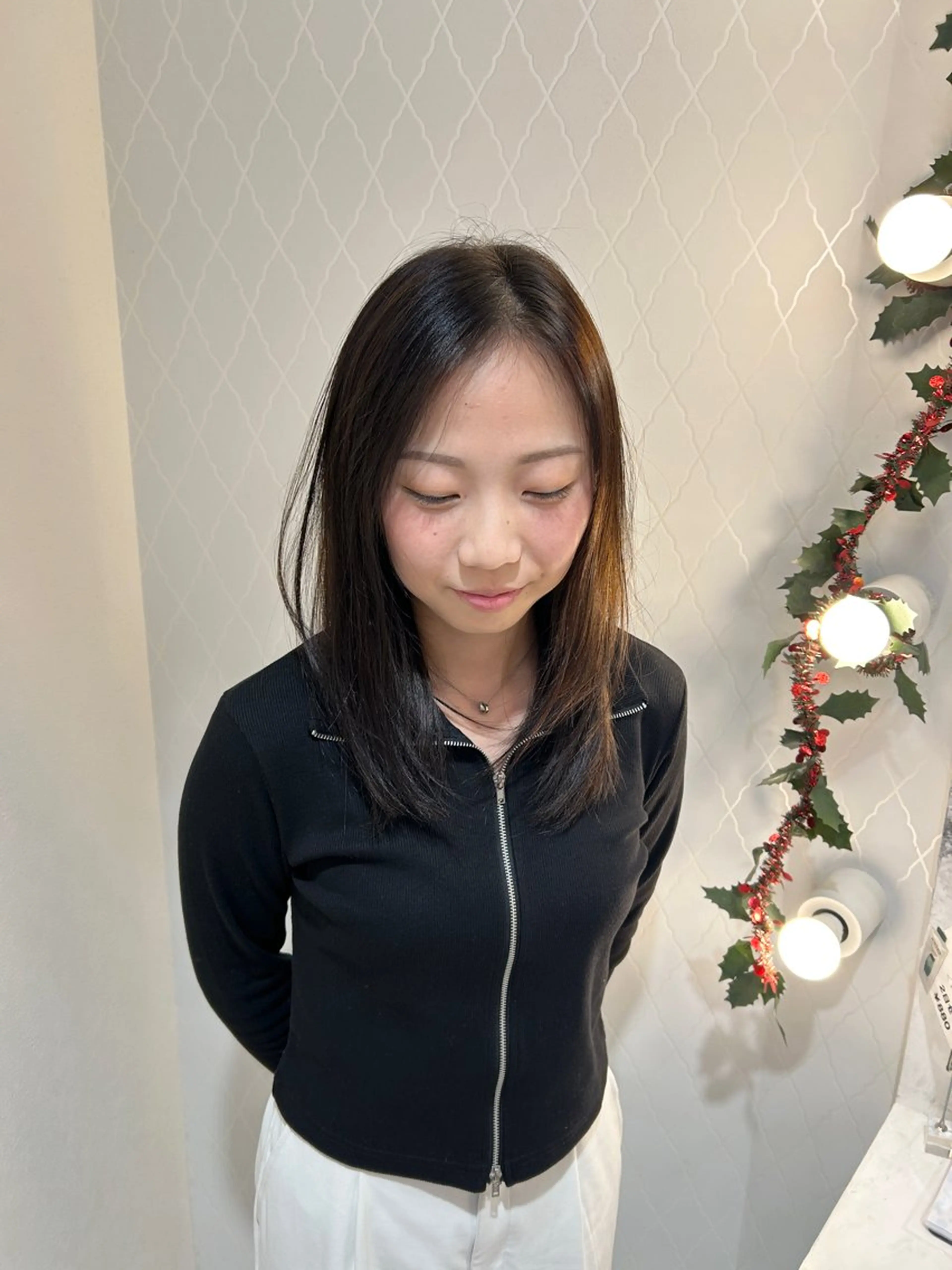 ミディアム ミディアムレイヤー レイヤーカット 小顔カット ヘアーメイクウィル野田阪神店所属・Yuu/レイヤー/ ハイライト/髪質改善のヘアスタイル