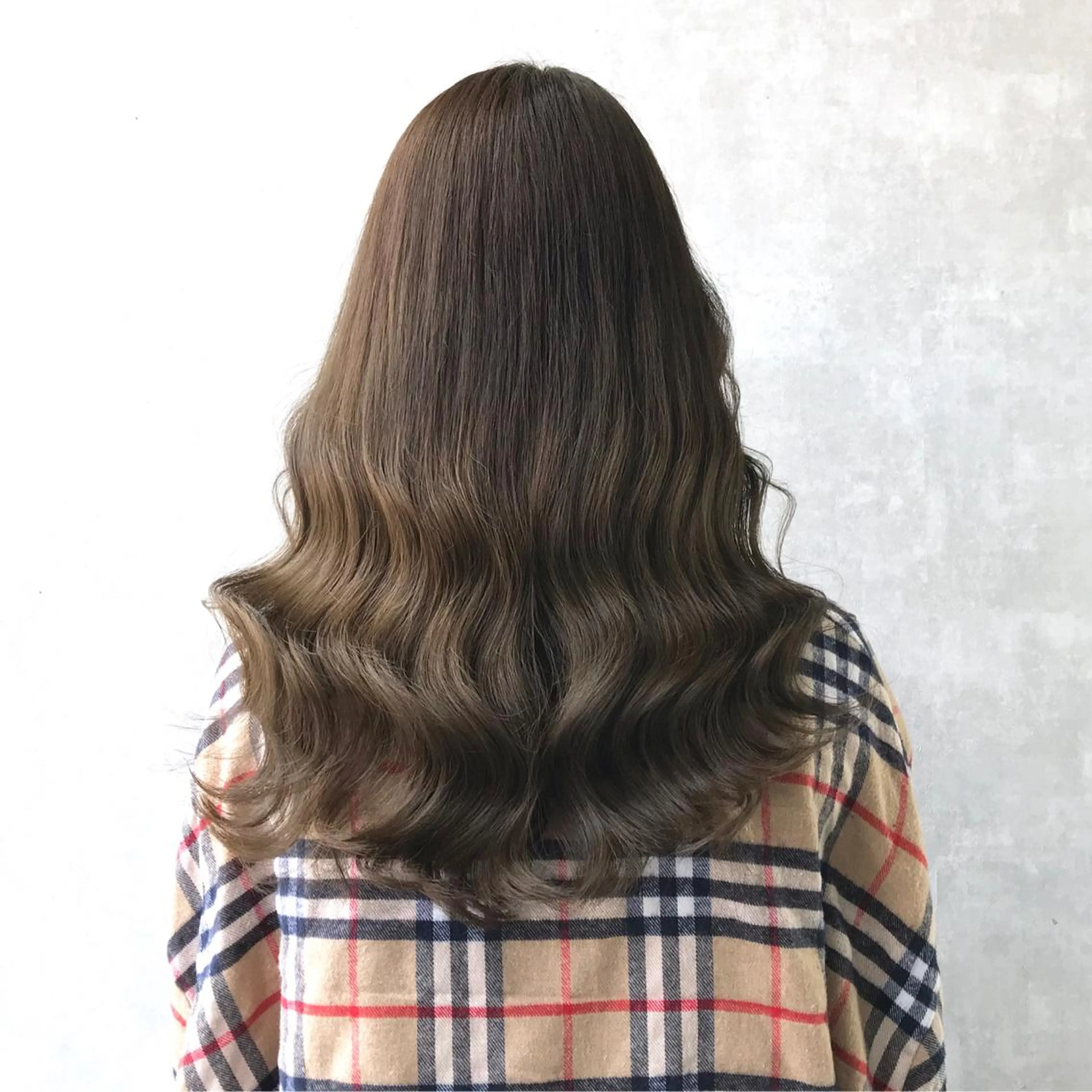 ロング カラー ブリーチ グレージュ ブリーチなしカラー ヨシンモリ ムルギョル巻き サロウィン所属・K-POP好き美容師 🇰🇷Kai.Yのヘアスタイル