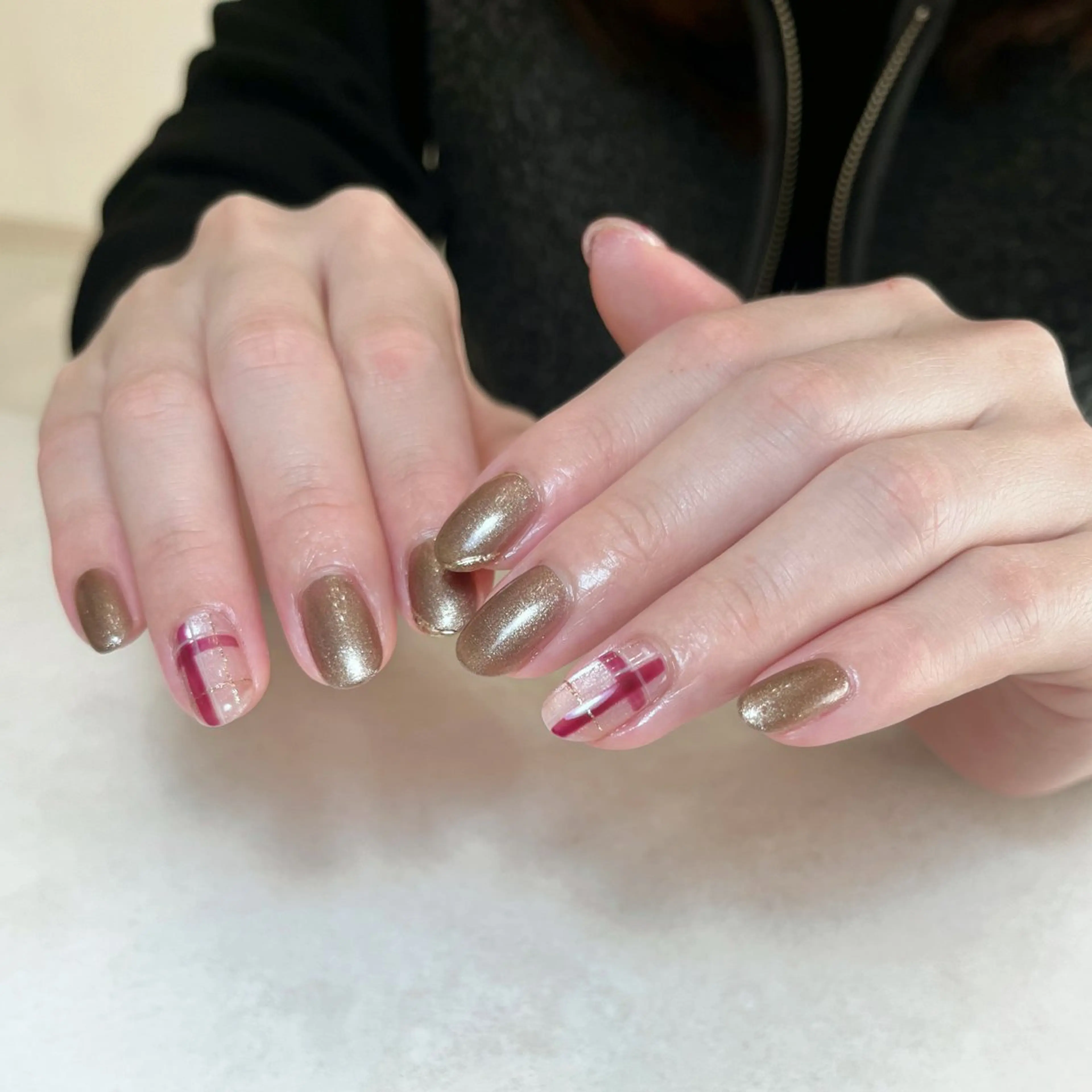 ネイル ボルドー マグネットネイル シンプルネイル 冬ネイル クリスマス ハンドネイル BELMUE所属・Nail Salon BELMUEのネイルデザイン