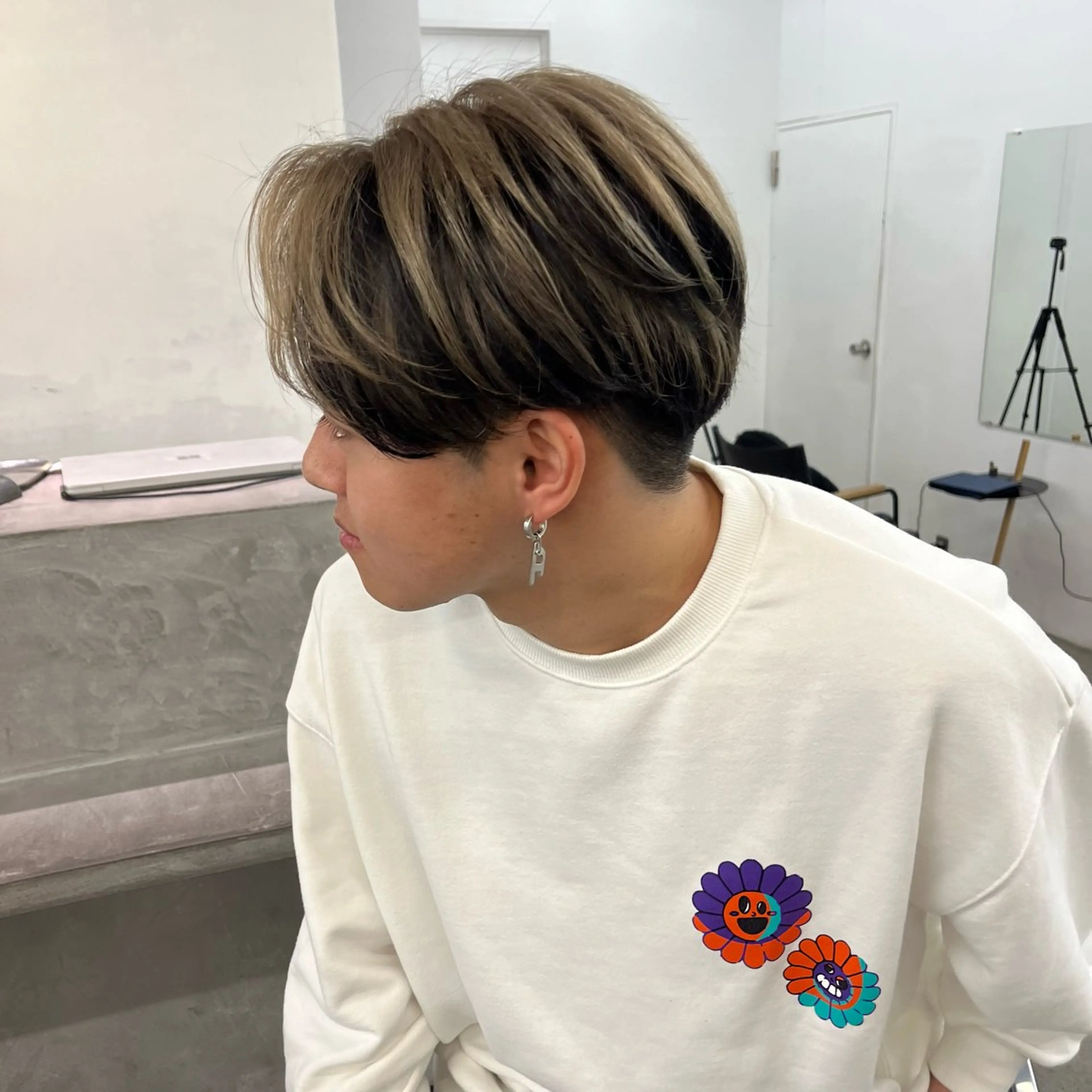 ショート カラー メンズ ヘアカラー Qin所属・ルーツカラー 🌟 ミキのヘアスタイル