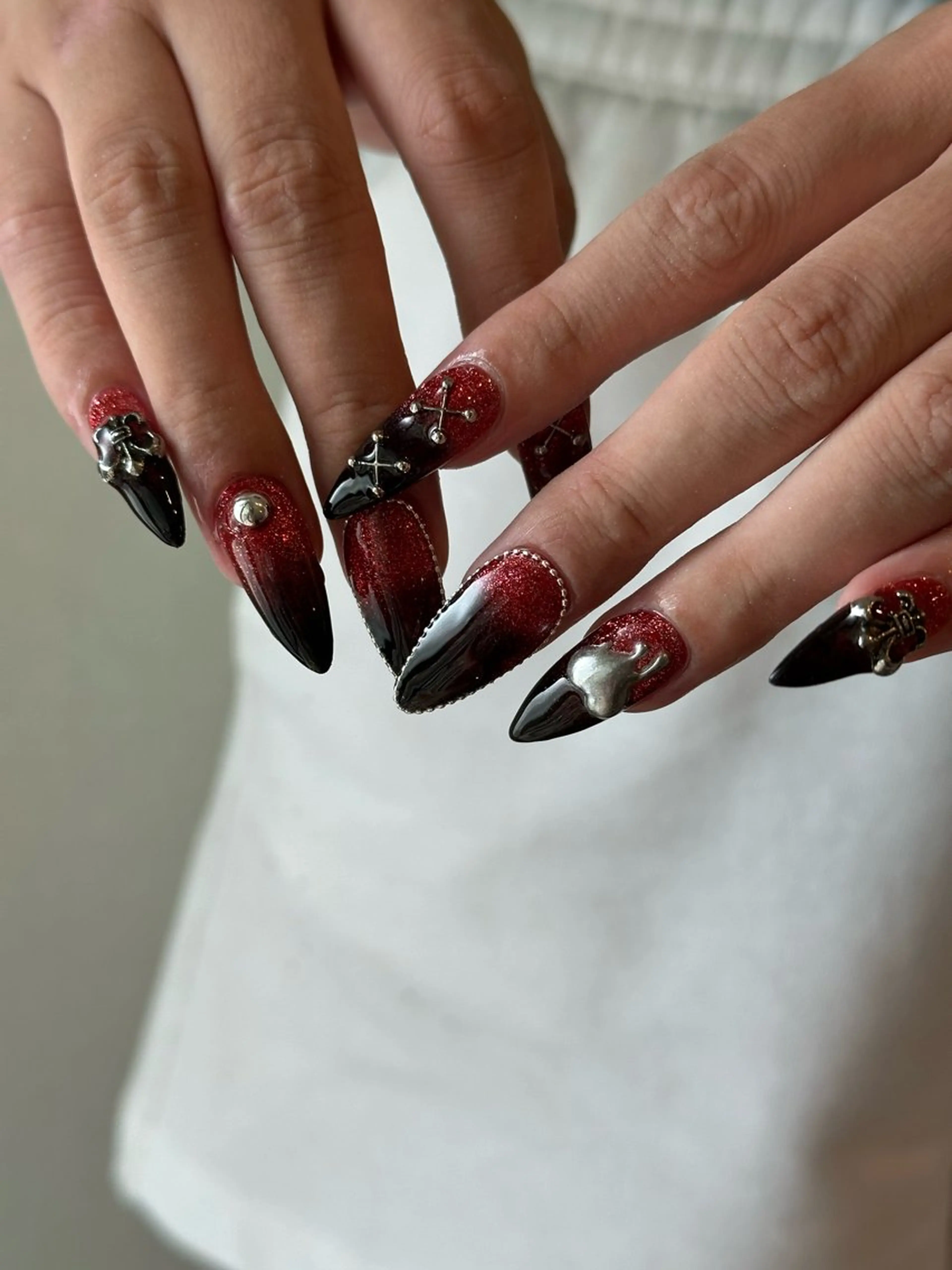 ネイル 赤色 ハンドネイル muhl by DILL所属・. wakanaのネイルデザイン