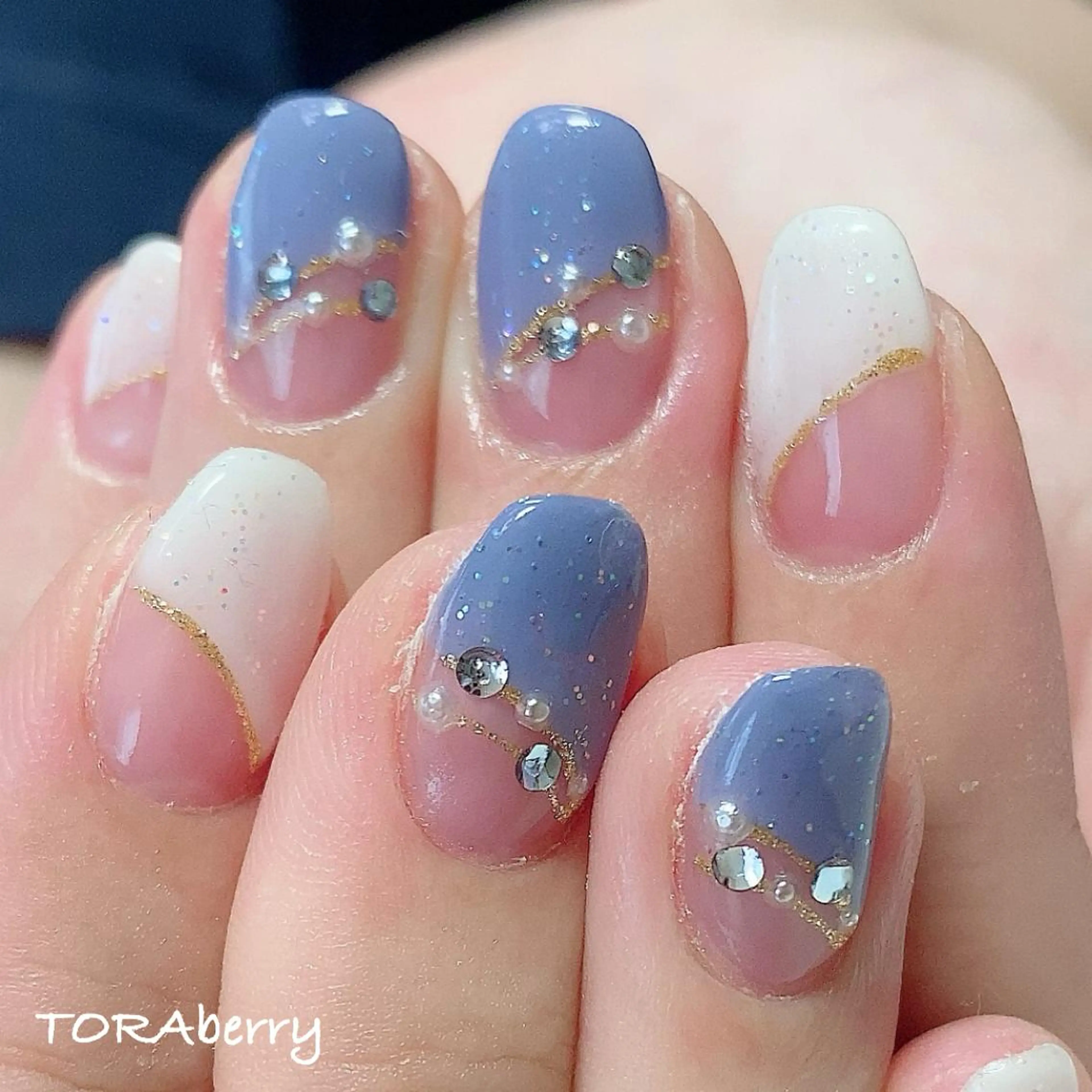 ネイル フレンチネイル 斜めフレンチ ハンドネイル ネイリスト なつみのネイルデザイン