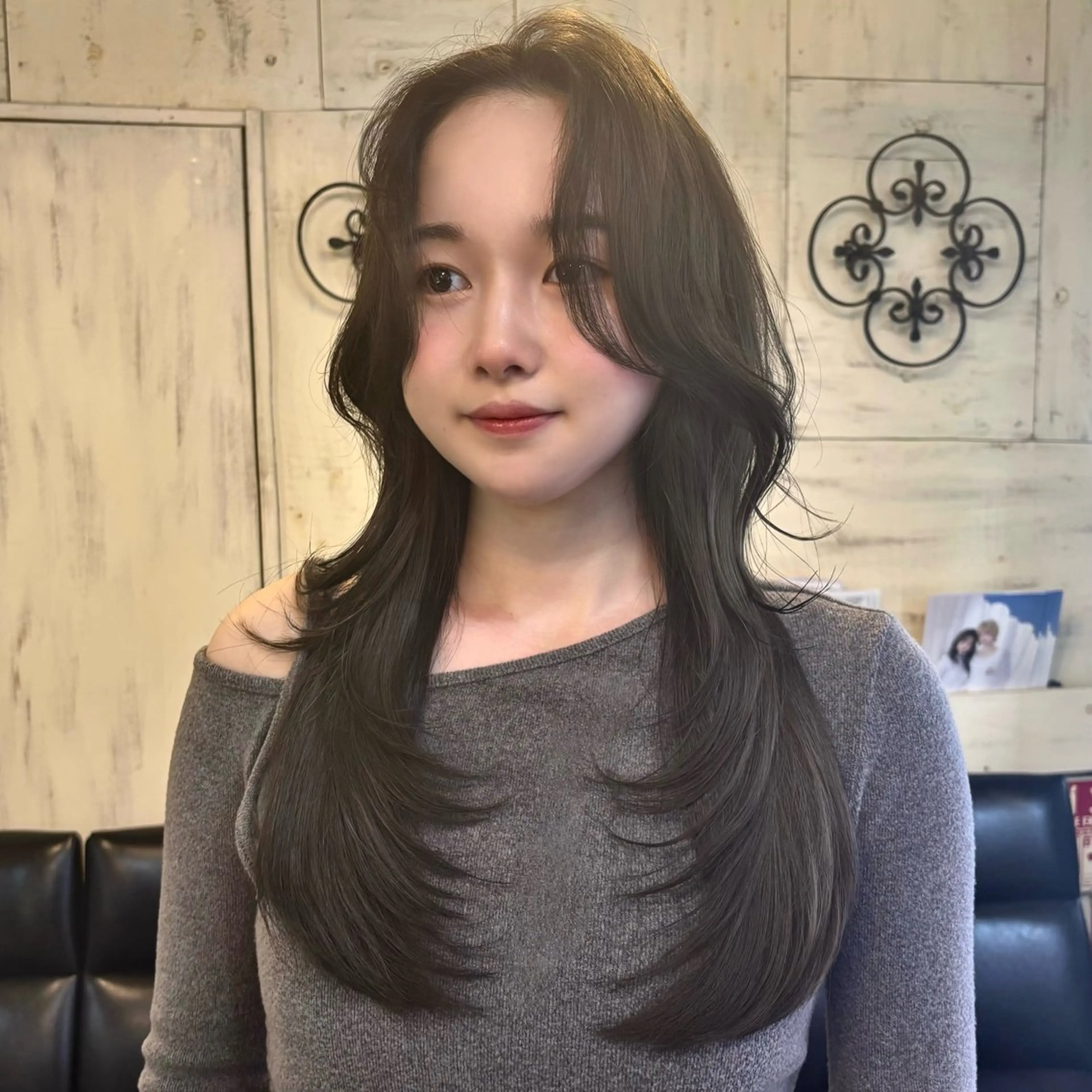 ロング カラー ロングレイヤー ブリーチ ダブルカラー グレージュ ブリーチなしカラー カット ヘアカラー トリートメント レイヤー/ハッシュカ ット/顔周り/フウカのヘアスタイル