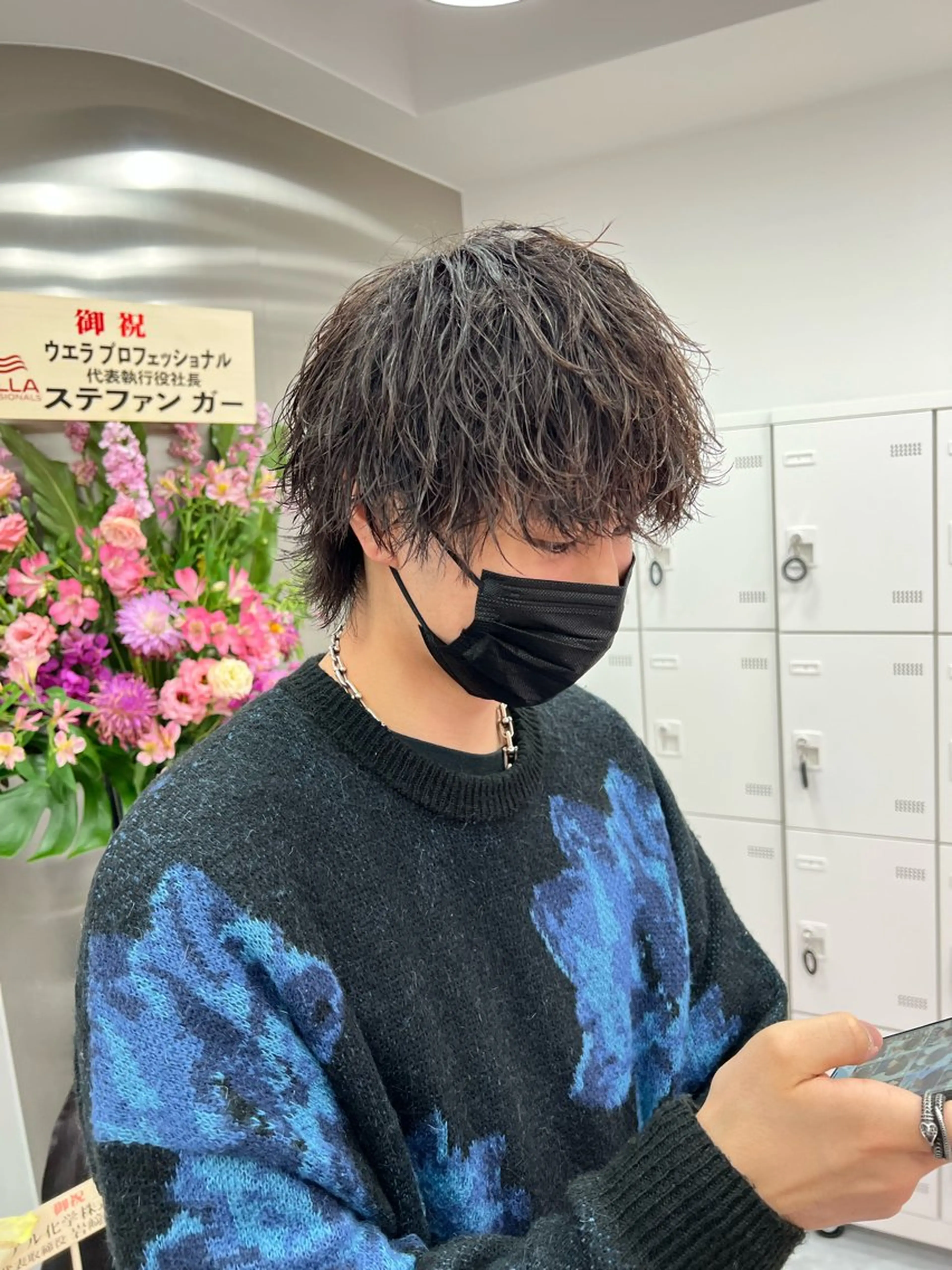 ミディアム パーマ メンズ ミディアムパーマ センターパート メンズ韓国風 韓国マッシュ マッシュウルフ カット ヘアカラー トリートメント ヘッドスパ ヘアセット トレンド/レイヤー うる艶🪞CANDYのヘアスタイル