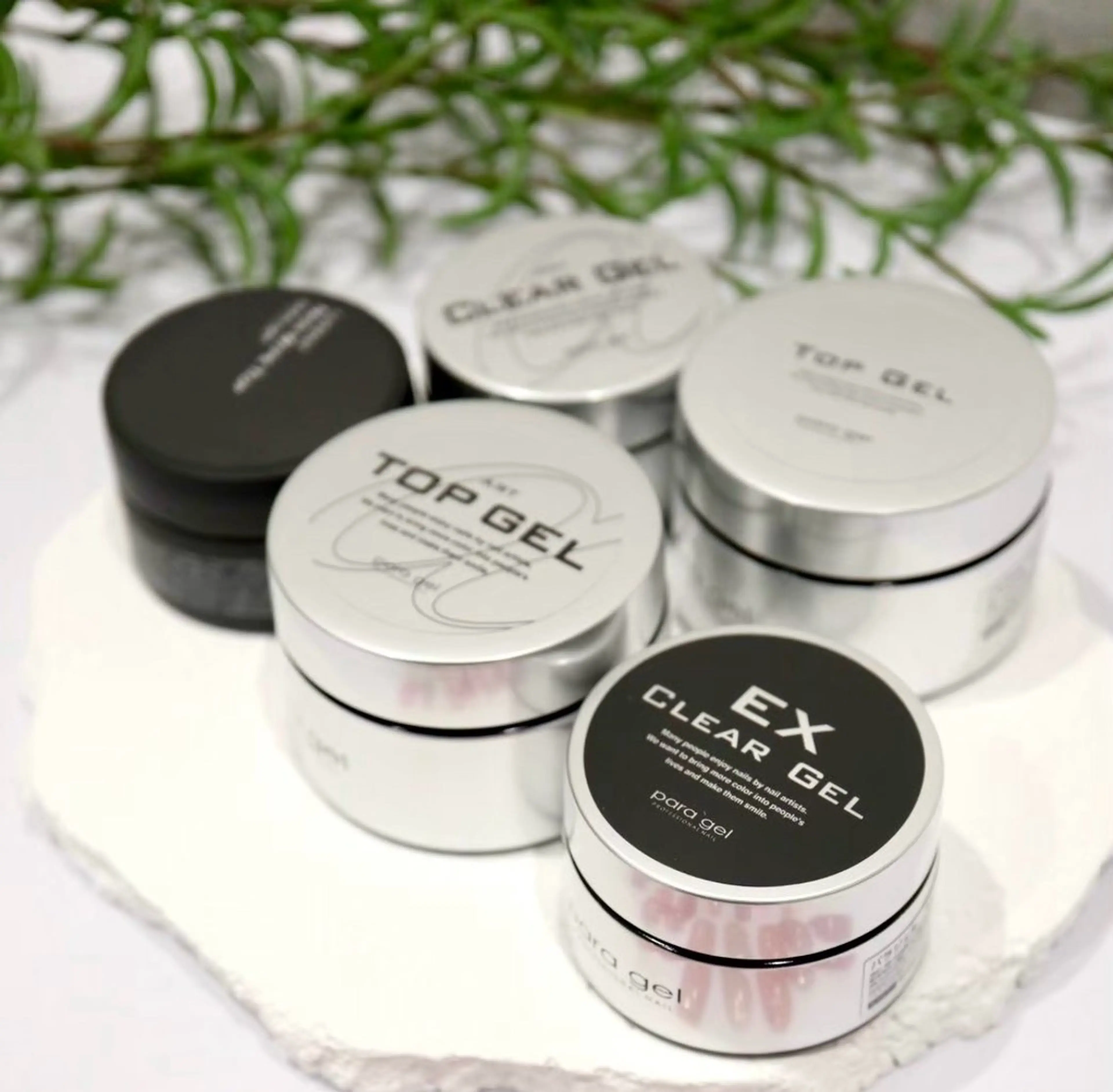 ネイル contrail所属・渡辺 志歩のネイルデザイン