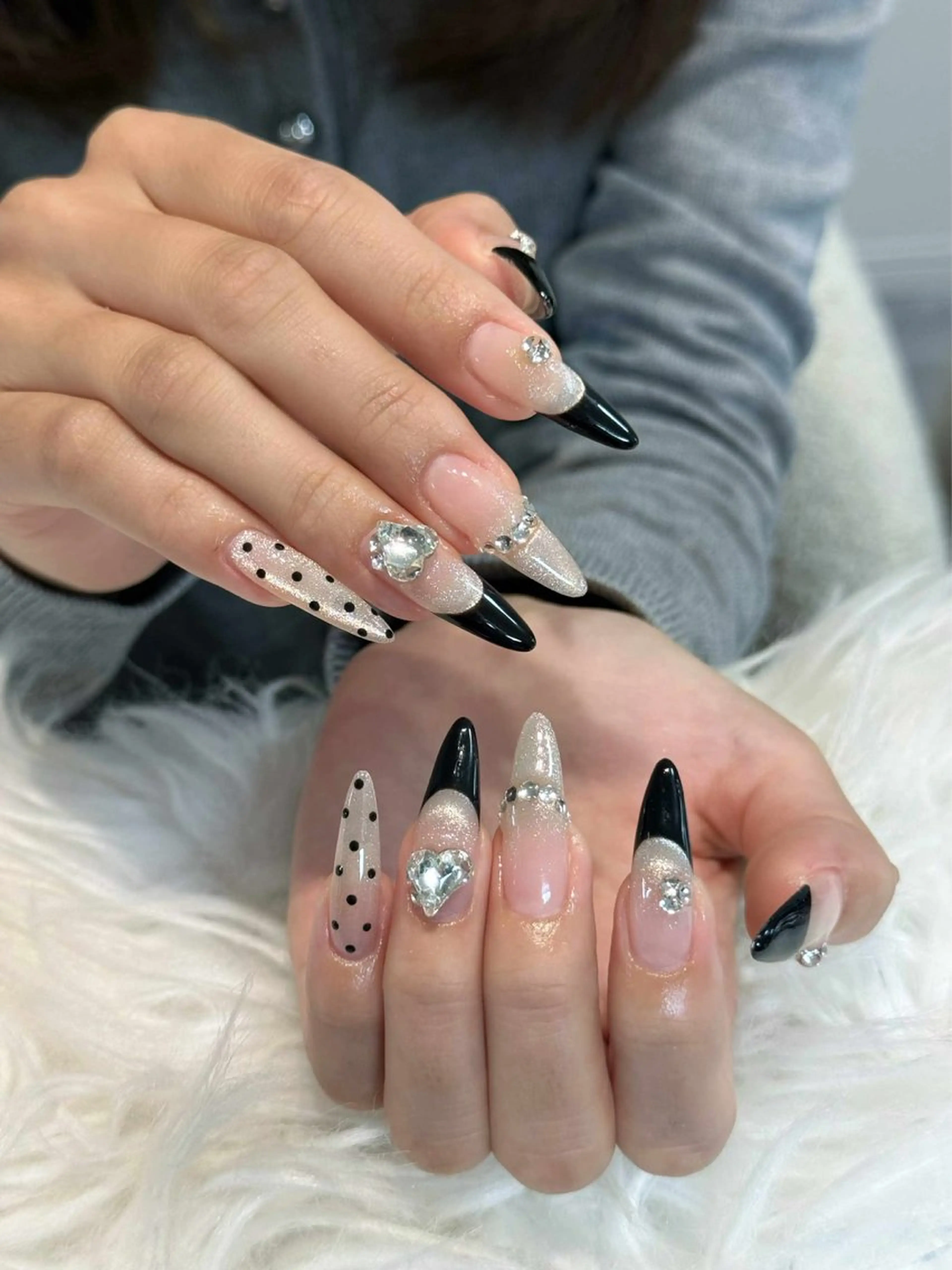 ネイル ボルドー ブラウン チークネイル ドット フットネイル Julli ジュリのネイルデザイン