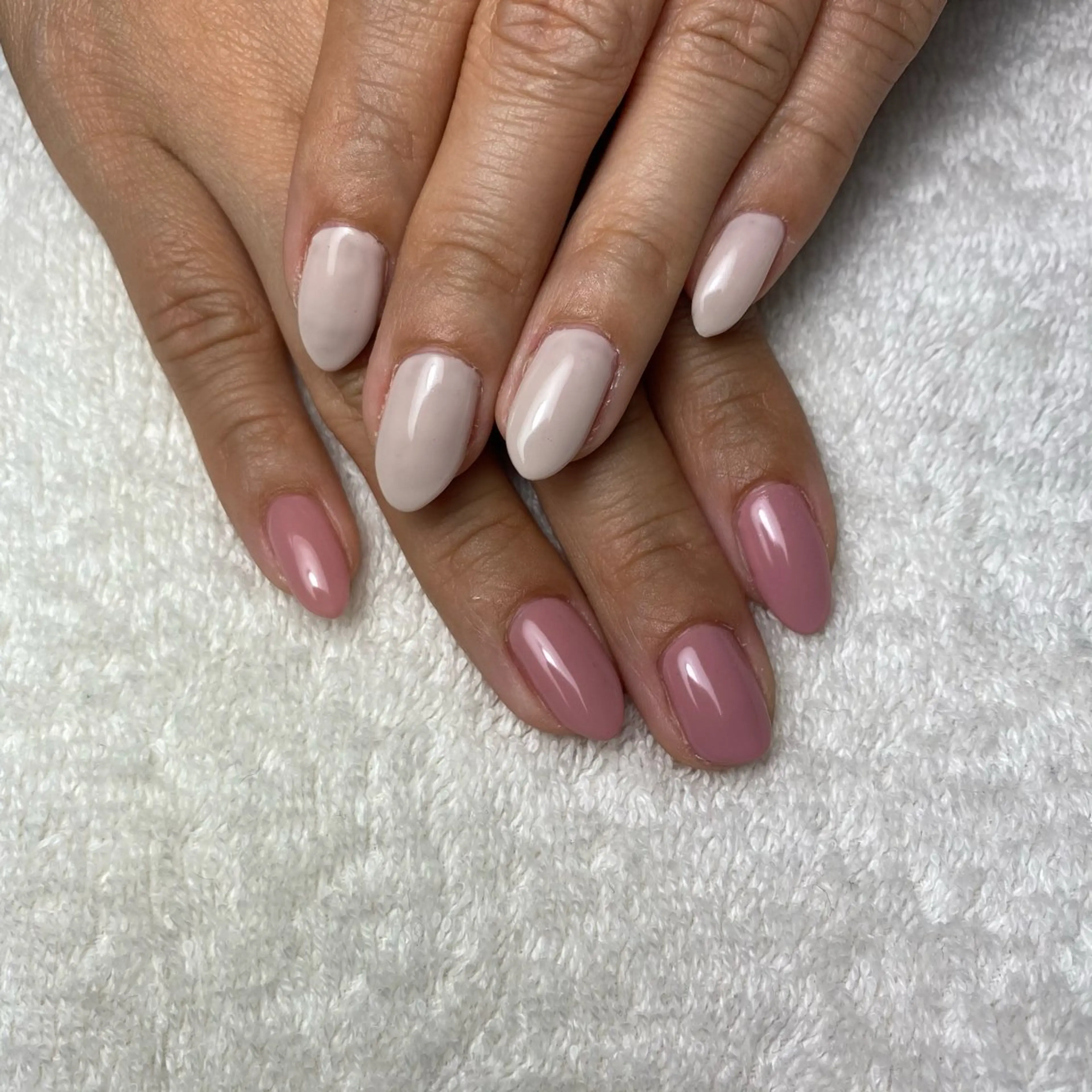 ネイル ピンク シンプルネイル 春ネイル ハンドネイル COCO+所属・COCO +のエステ・リラクイメージ