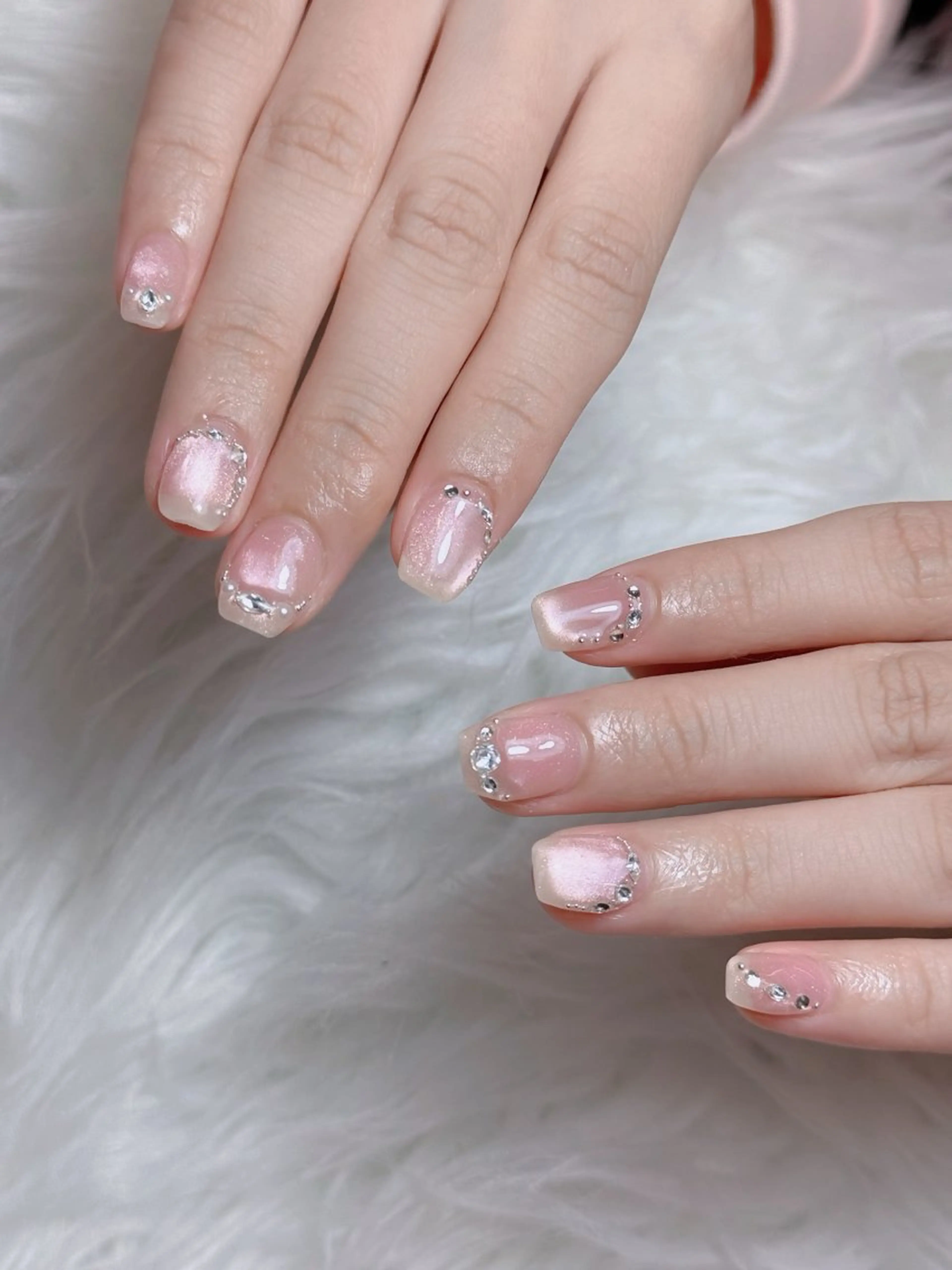 ネイル オーロラネイル チークネイル フットネイル フレンチネイル 韓国ネイル ハンドネイル Lumi Nailのネイルデザイン