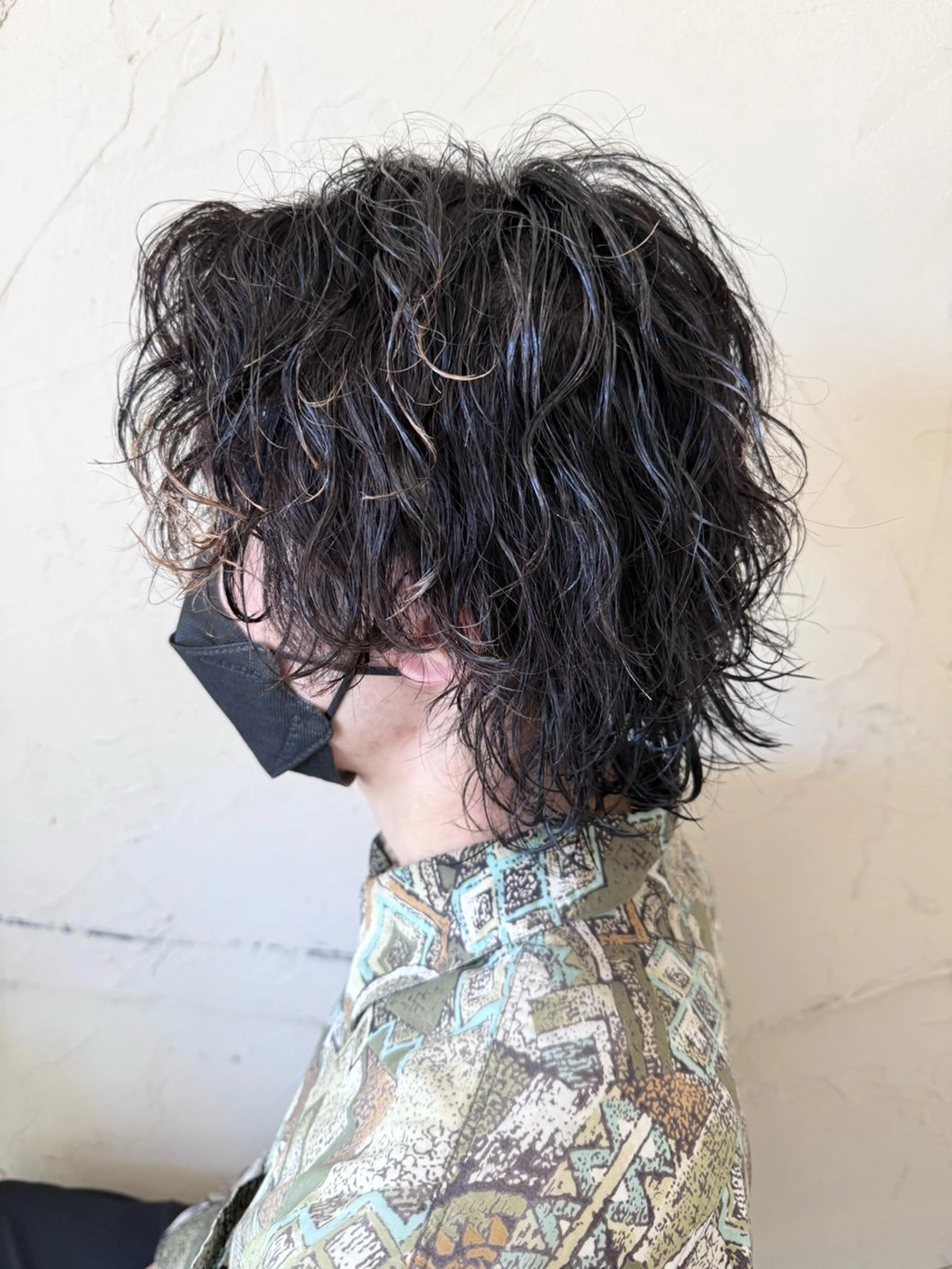 ミディアム パーマ メンズ ミディアムパーマ メンズパーマ ツイストスパイラルパーマ 波巻きパーマ メンズウルフカット カット パーマ メンズ特化/パーマ指 名No.1/百瀬太郎のヘアスタイル