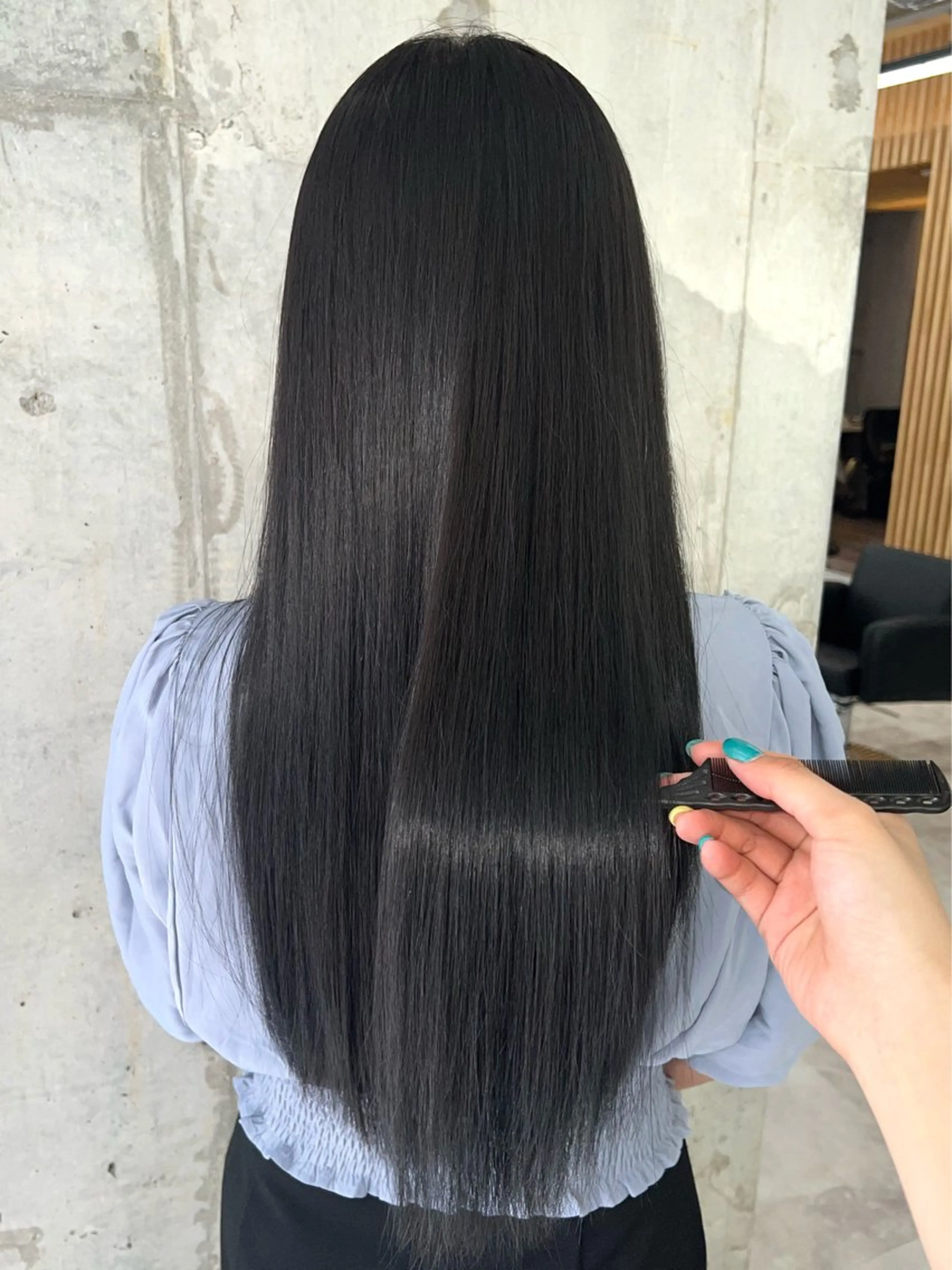 ロング カラー 黒髪 ブルーカラー ブルーブラック 透明感カラー 苗代萌/ぷるツヤ髪 🫧／レイヤーカットのヘアスタイル