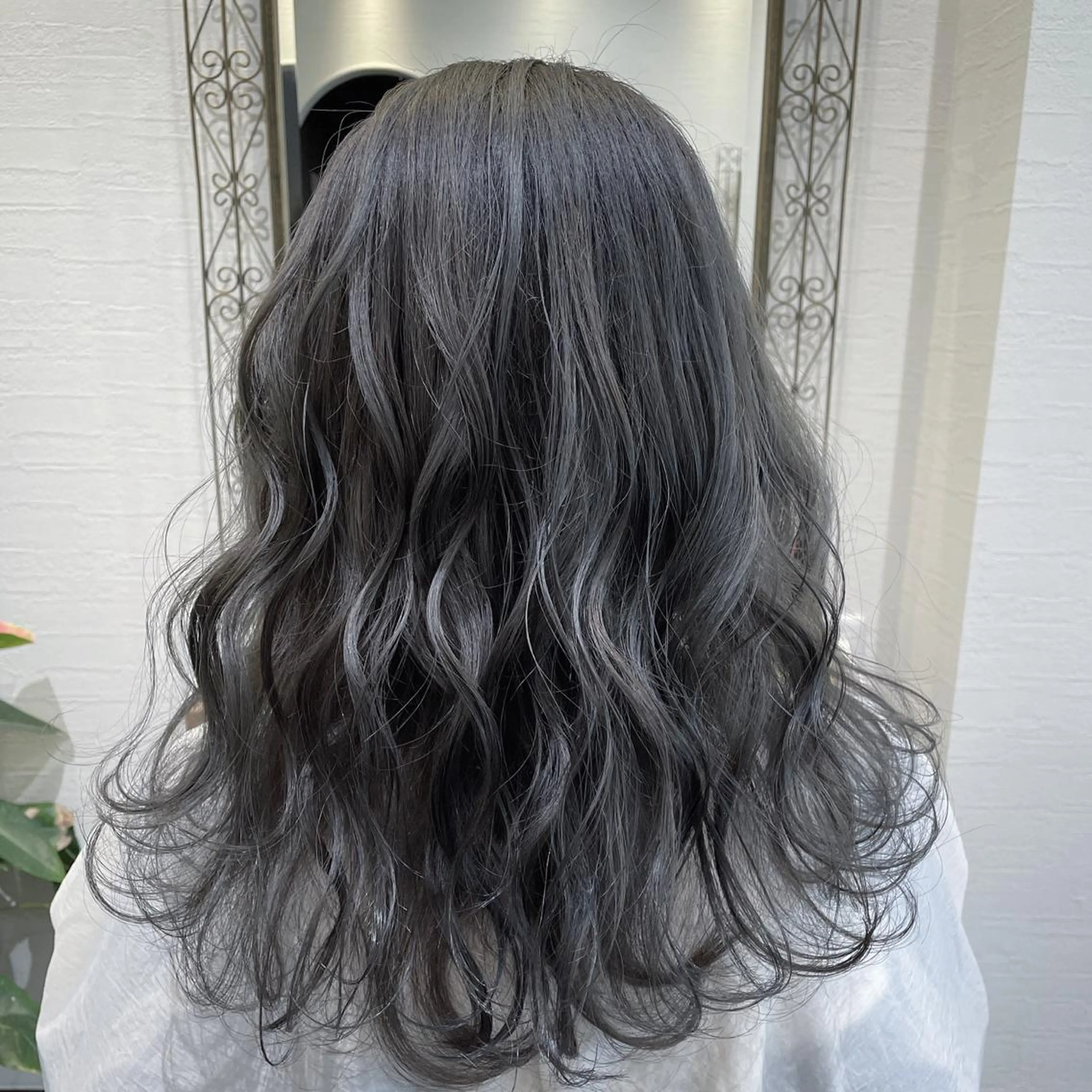 セミロング カラー 皆巳 達郎のヘアスタイル