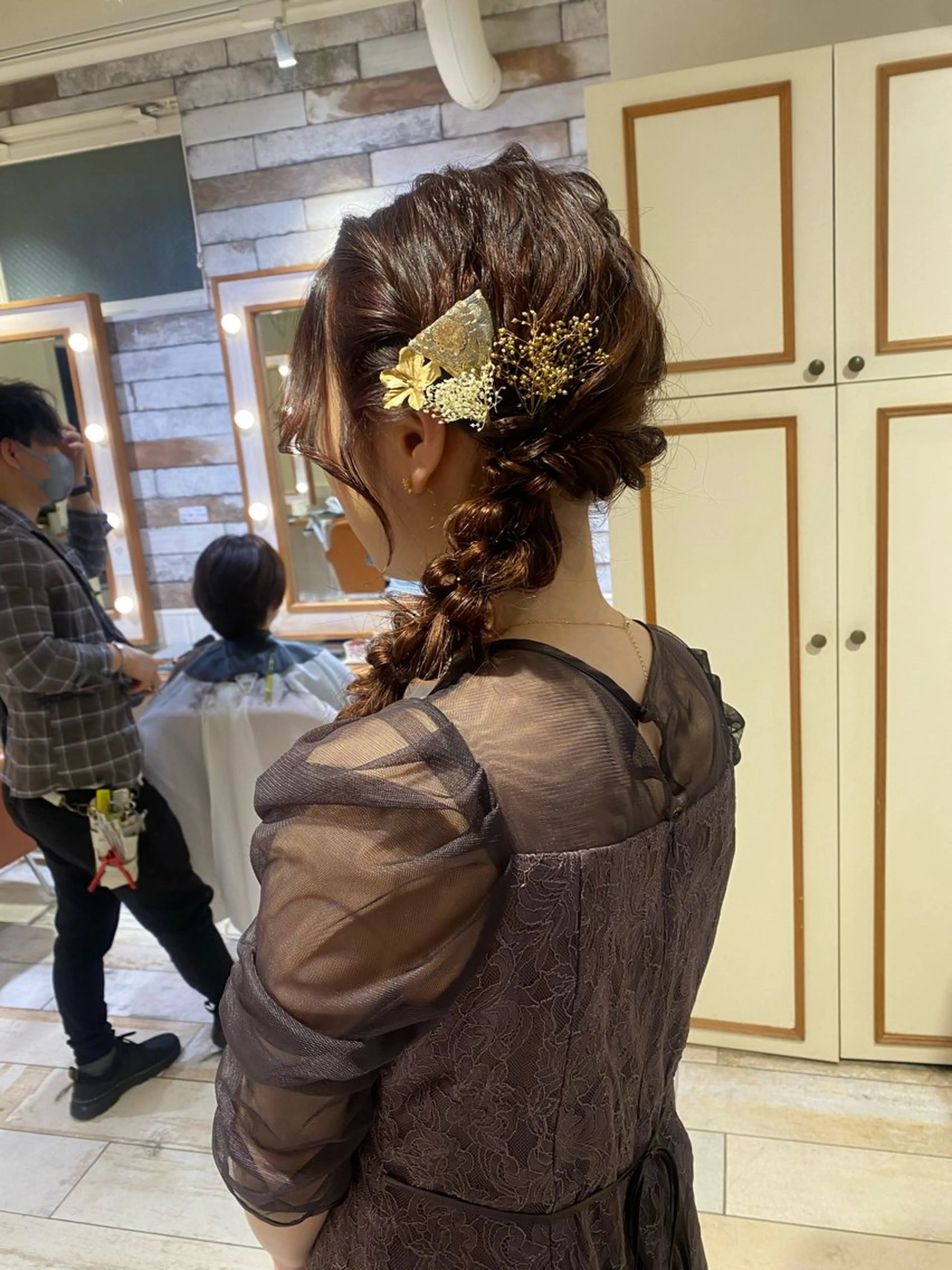 セミロング ヘアセット 🌸小島友梨香🌸 ブリーチカラーのヘアスタイル