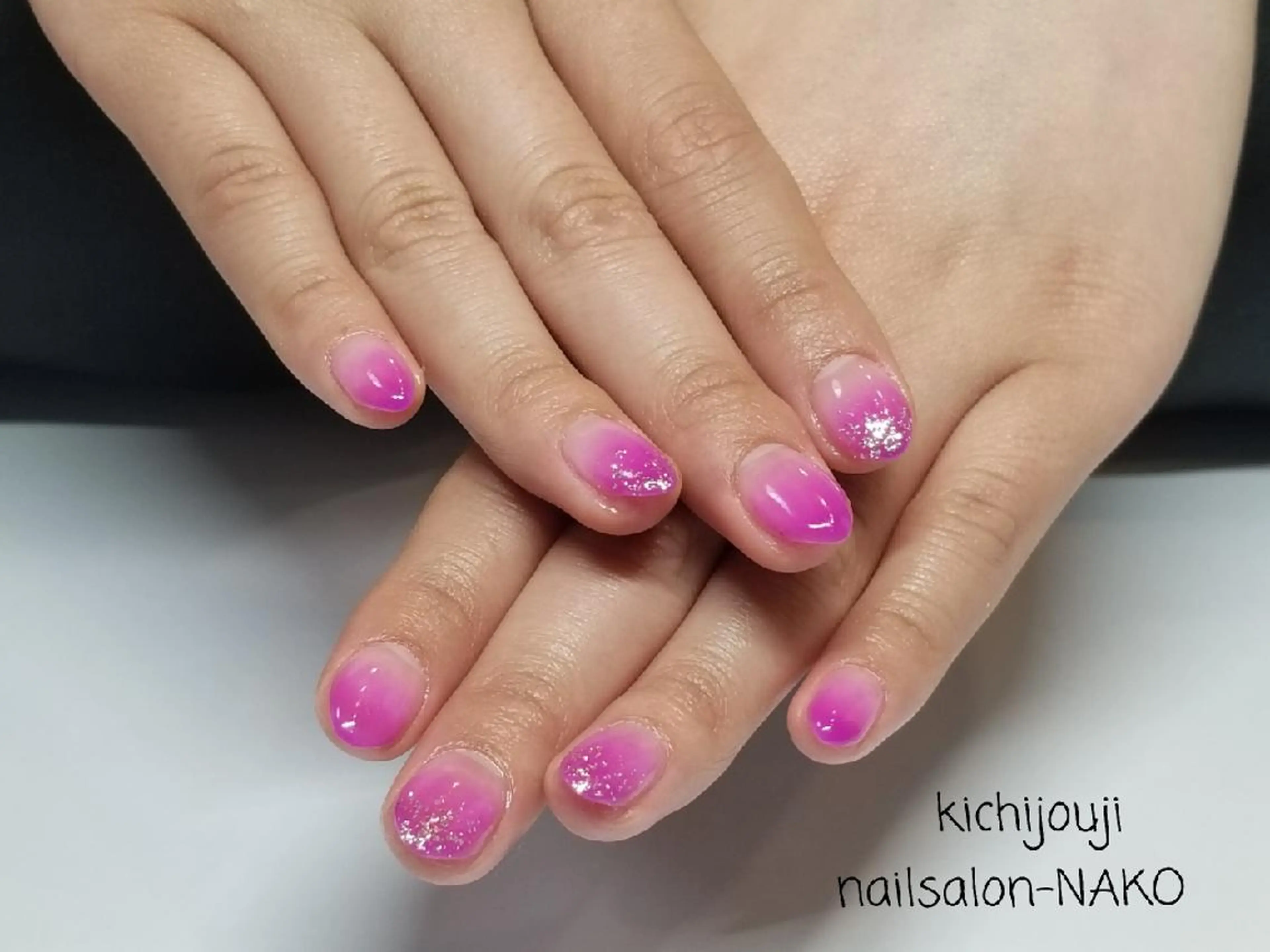 ネイル グラデーション Salon-NAKO 🐷shirai🐷のネイルデザイン