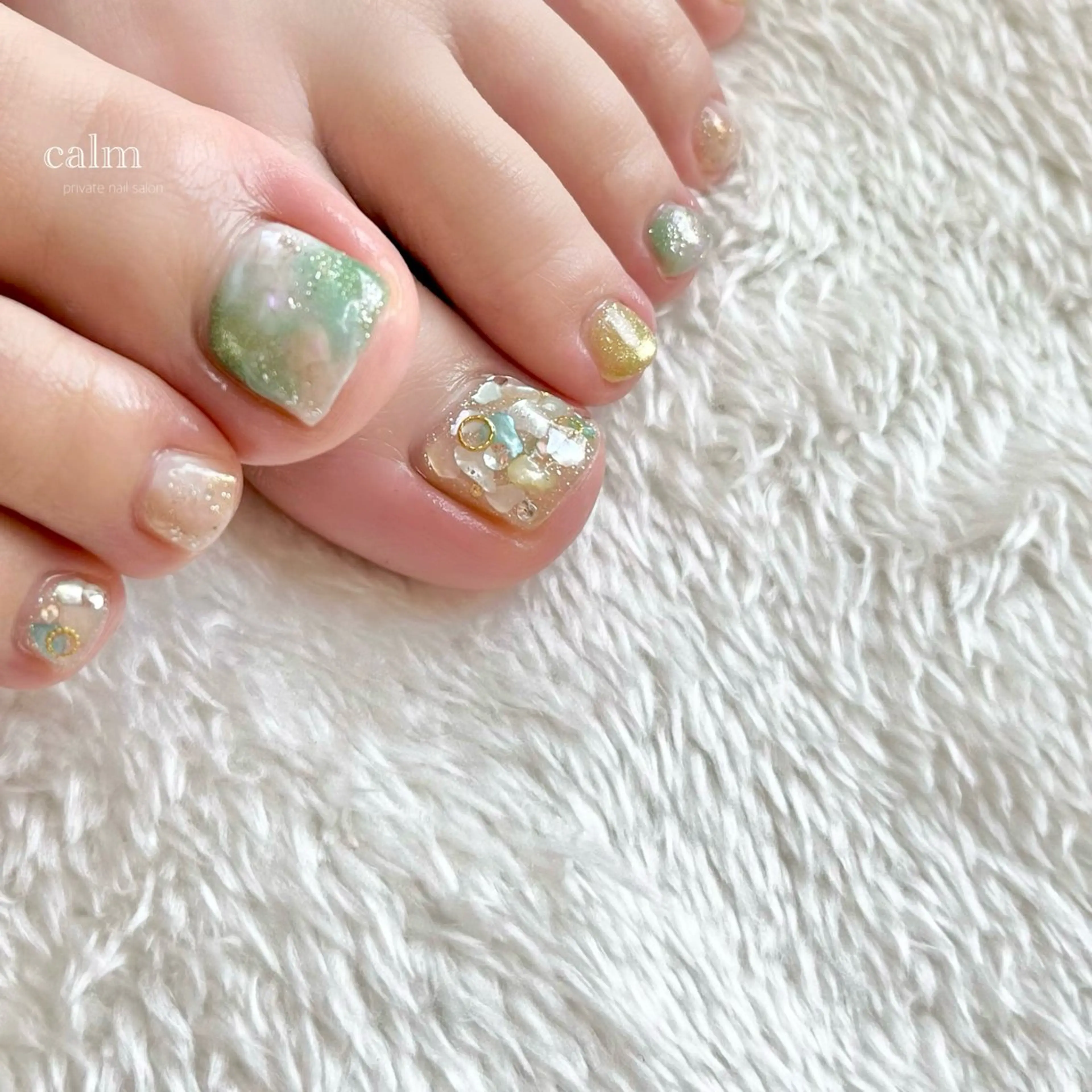 ネイル フットネイル calm 〔ｶｰﾑ〕のネイルデザイン
