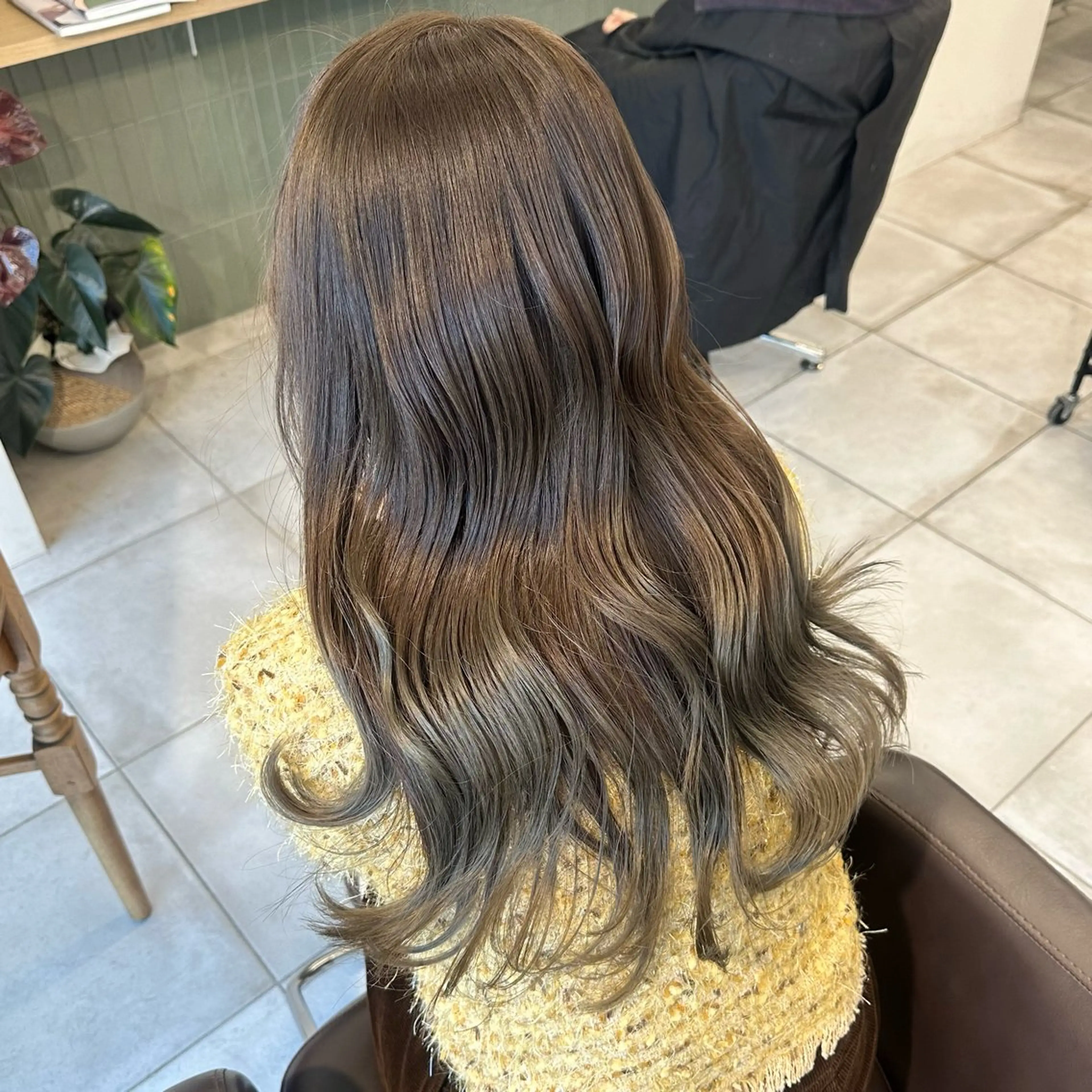 セミロング カラー カット ヘアカラー トリートメント ブリーチなし/レイヤ ー特化🌈Tommyのヘアスタイル