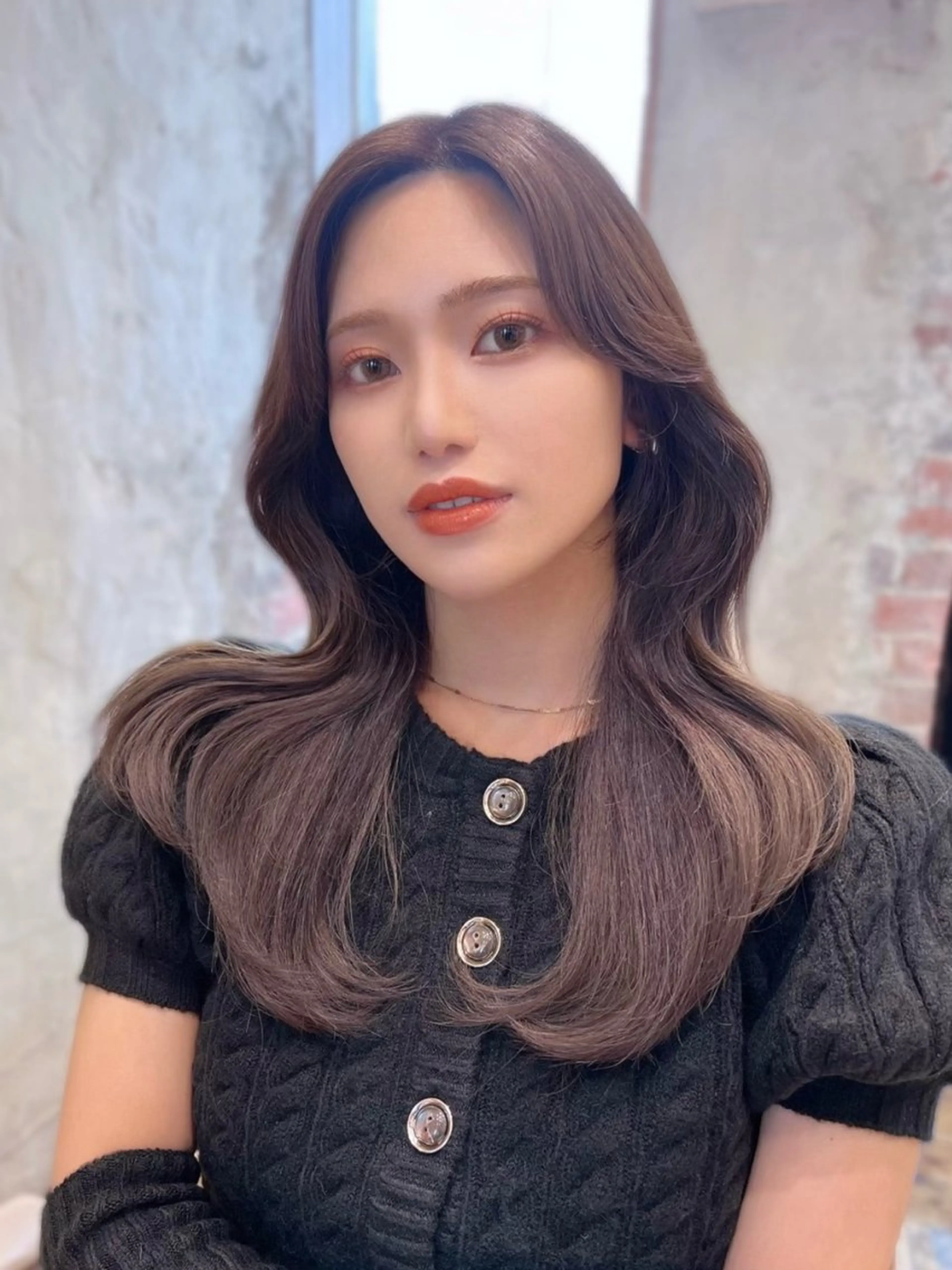 セミロング カラー ヘアアレンジ くびれヘア 韓国風ヘア 日本一の小顔カット/ ボブ/顔周り/韓国のヘアスタイル