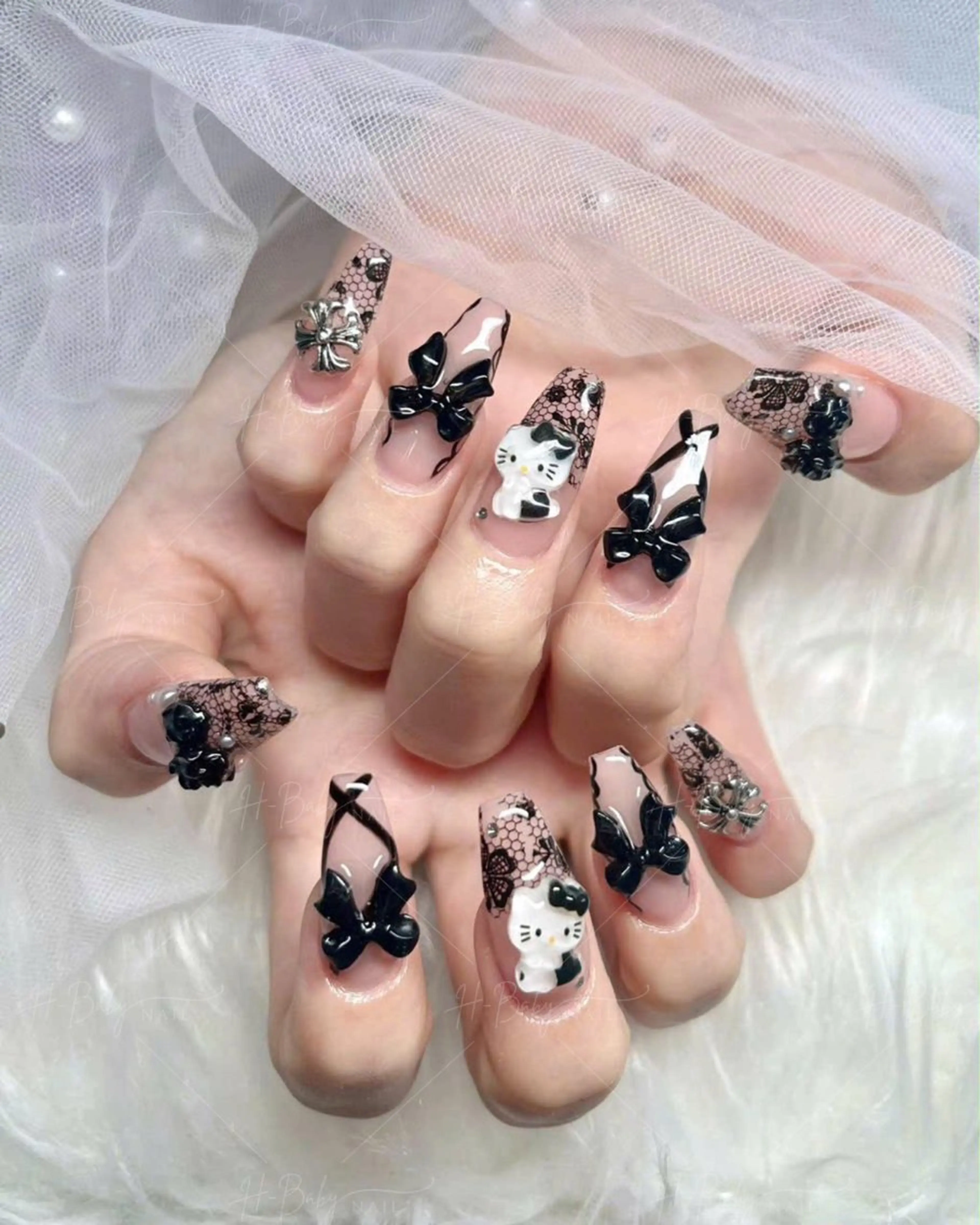 ネイル オーロラネイル フレンチネイル ジェルネイル ハロウィン キラキラネイル ハンドネイル H.baby Nail Salonのネイルデザイン