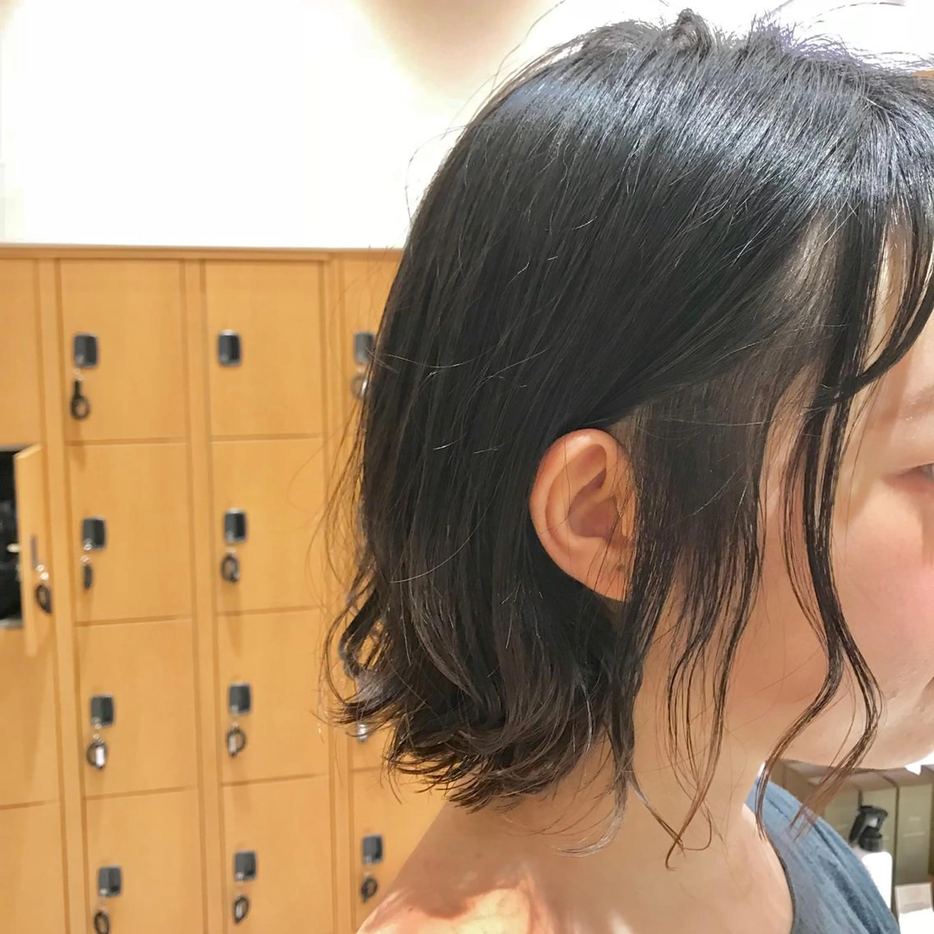 ショート パーマ 外ハネヘア カット パーマ トリートメント 大場 優のヘアスタイル