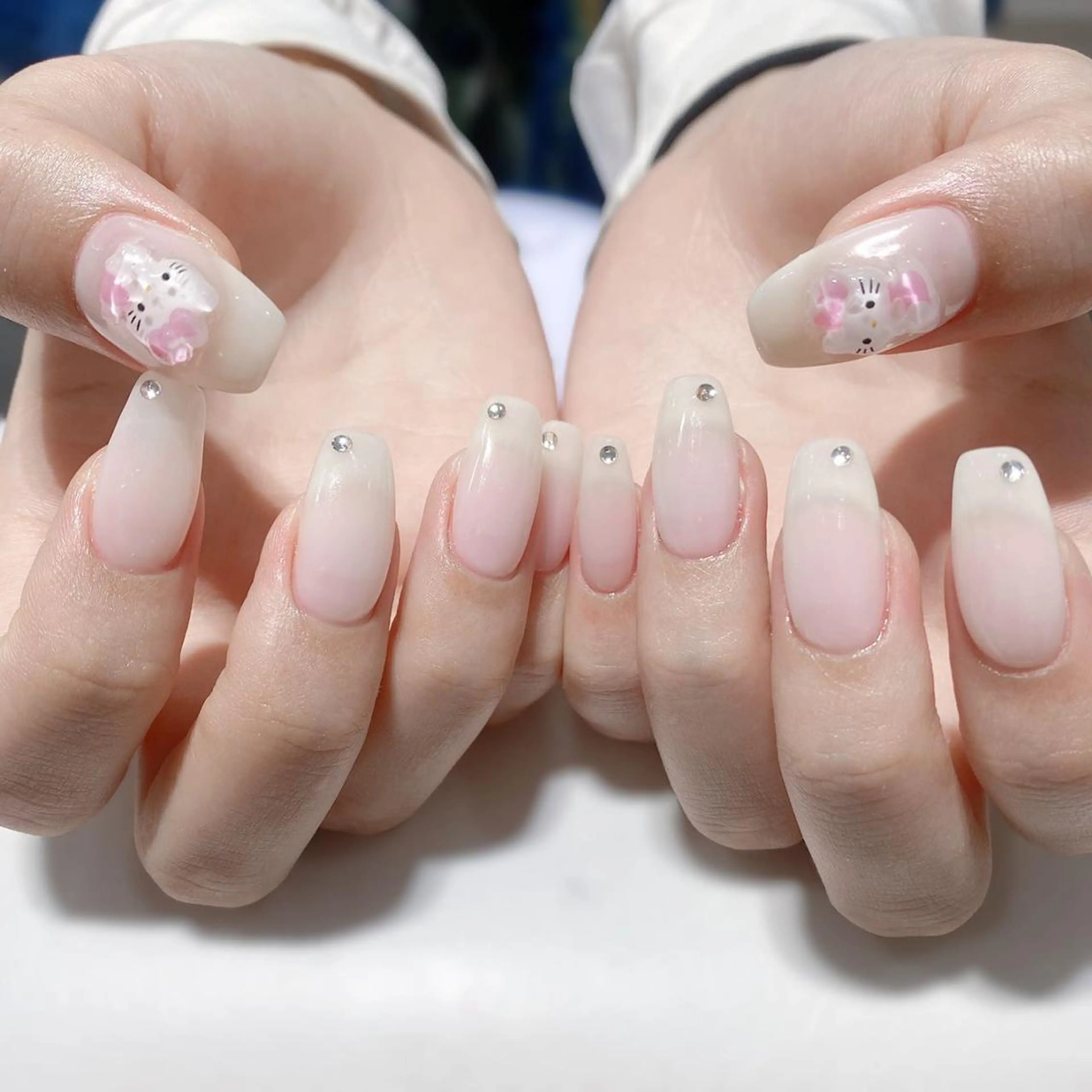 ネイル 長さ出し ネイルチップ Queens ciciのネイルデザイン