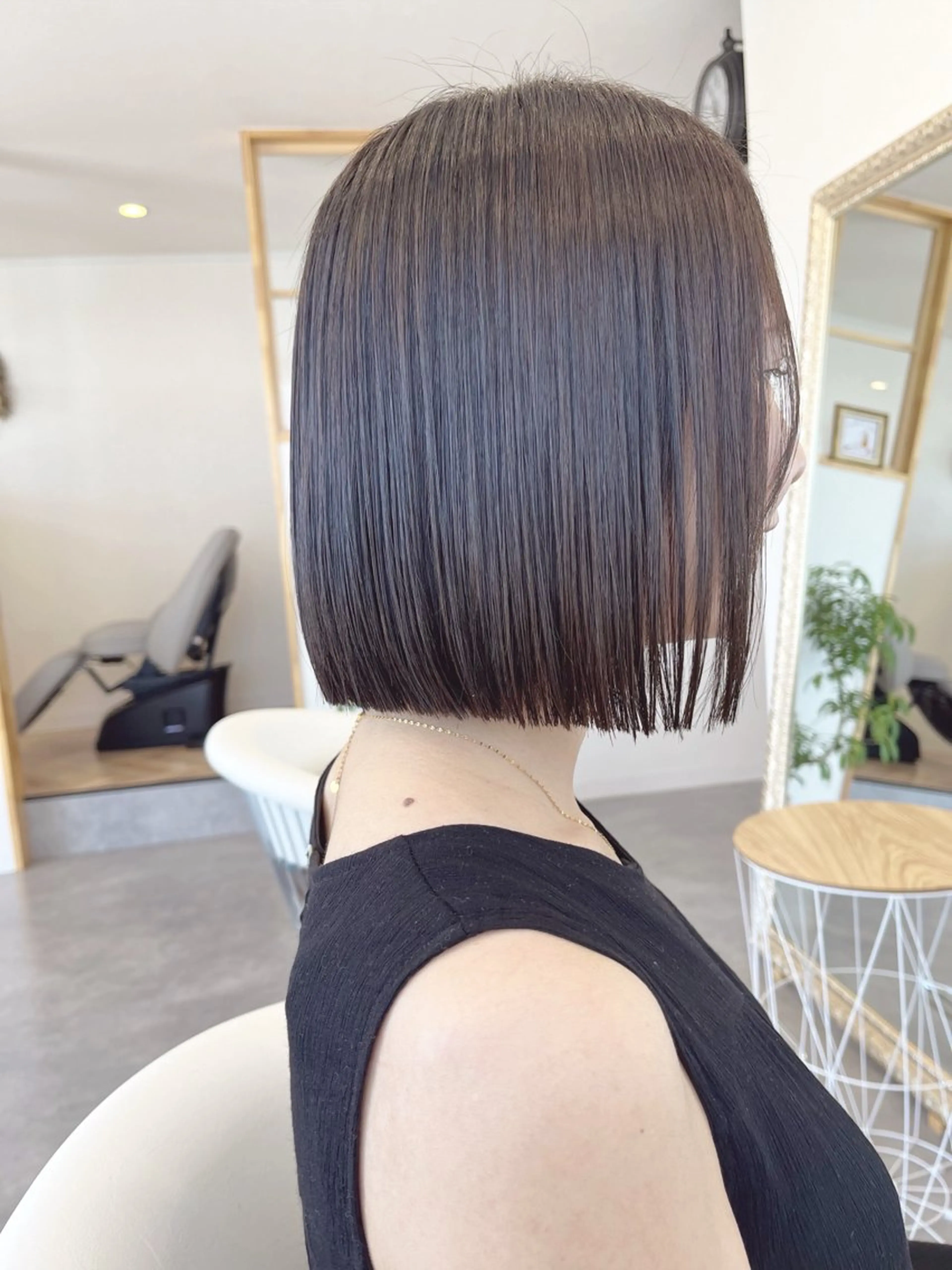 ミディアム 【岡山/pilina 】白井美緒のヘアスタイル