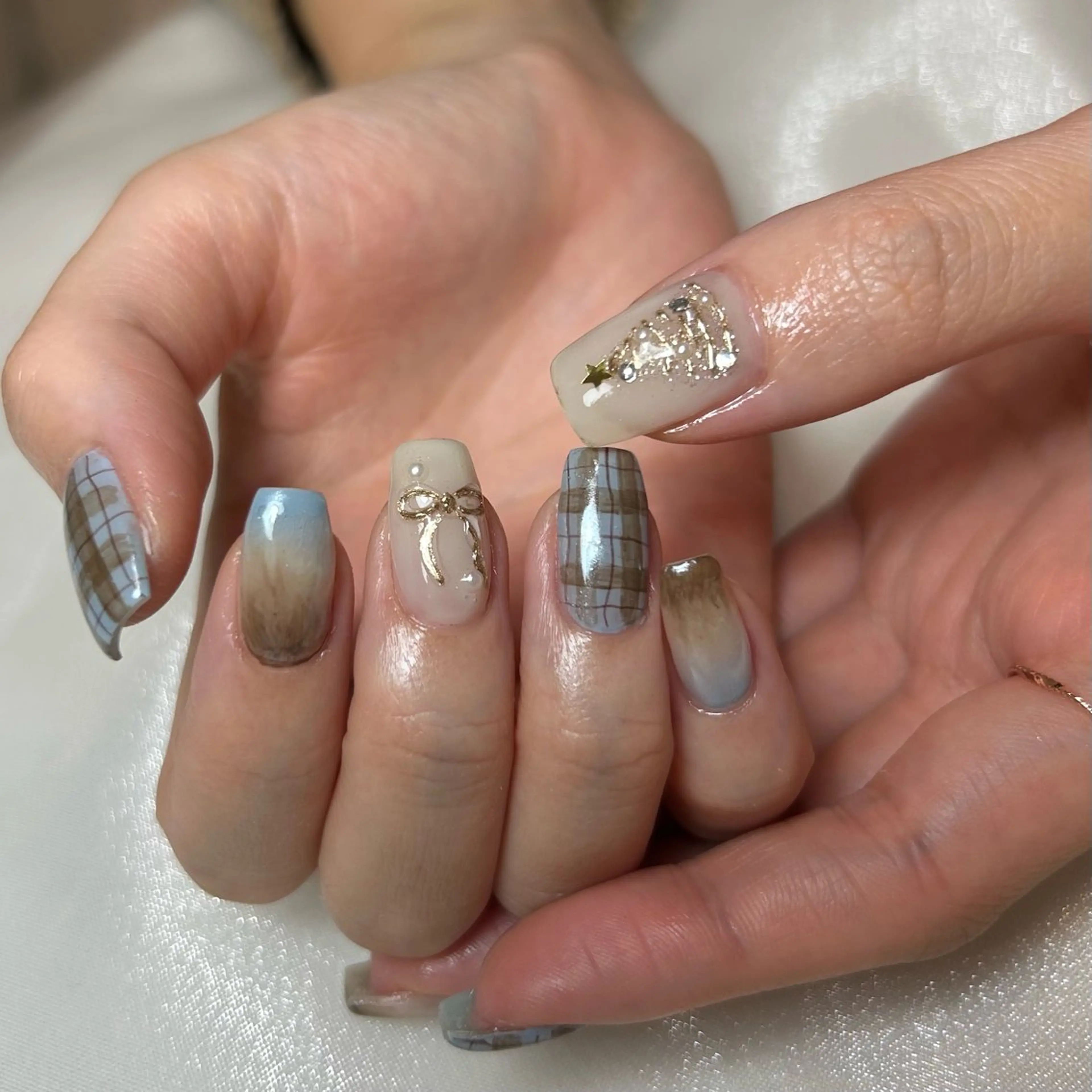 ネイル 持ち込み ハンドネイル nico +所属・nico + 鷲野のネイルデザイン