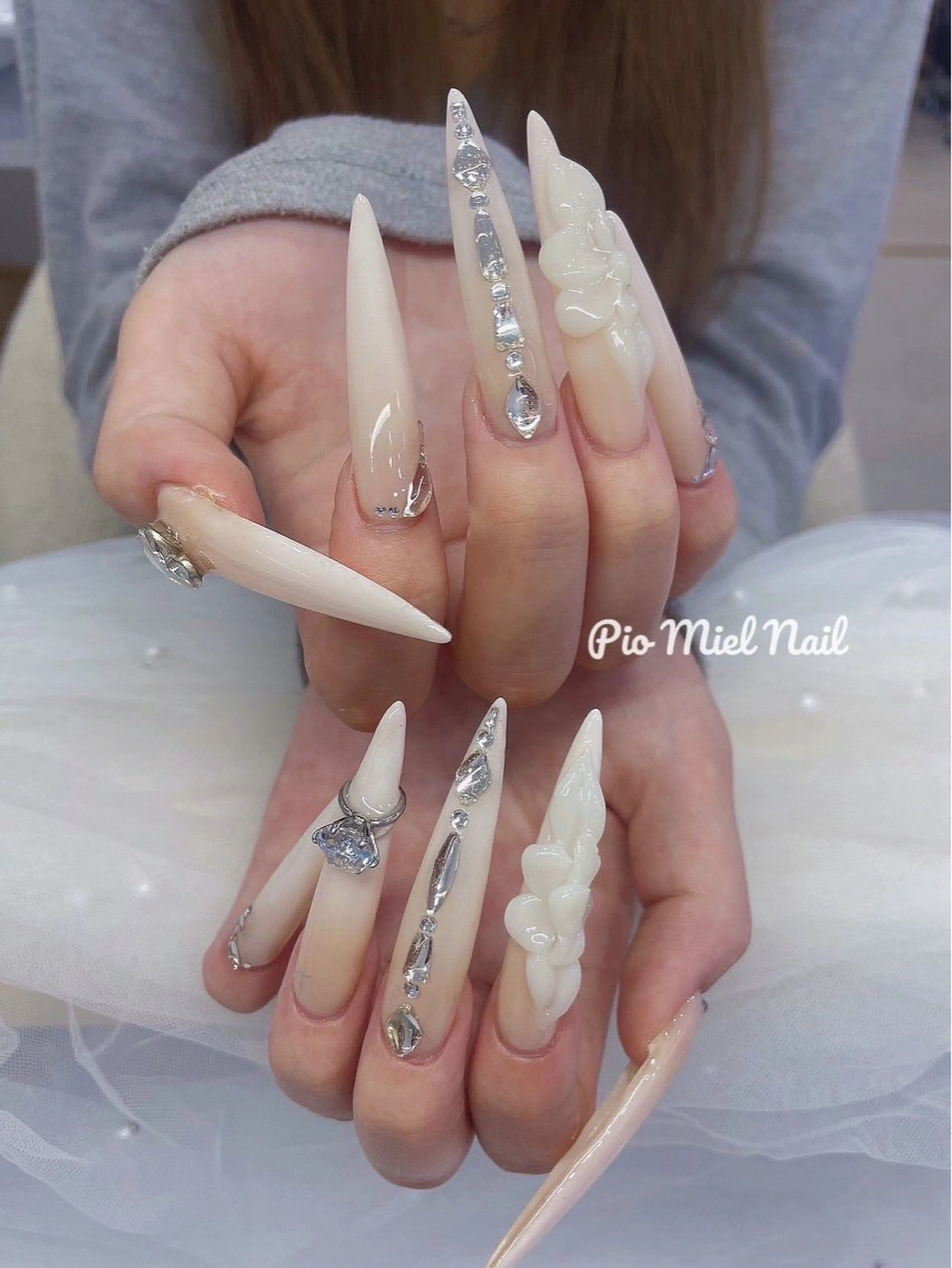 ロング 韓国風ヘア ハンドネイル HANA 長さだしのネイルデザイン