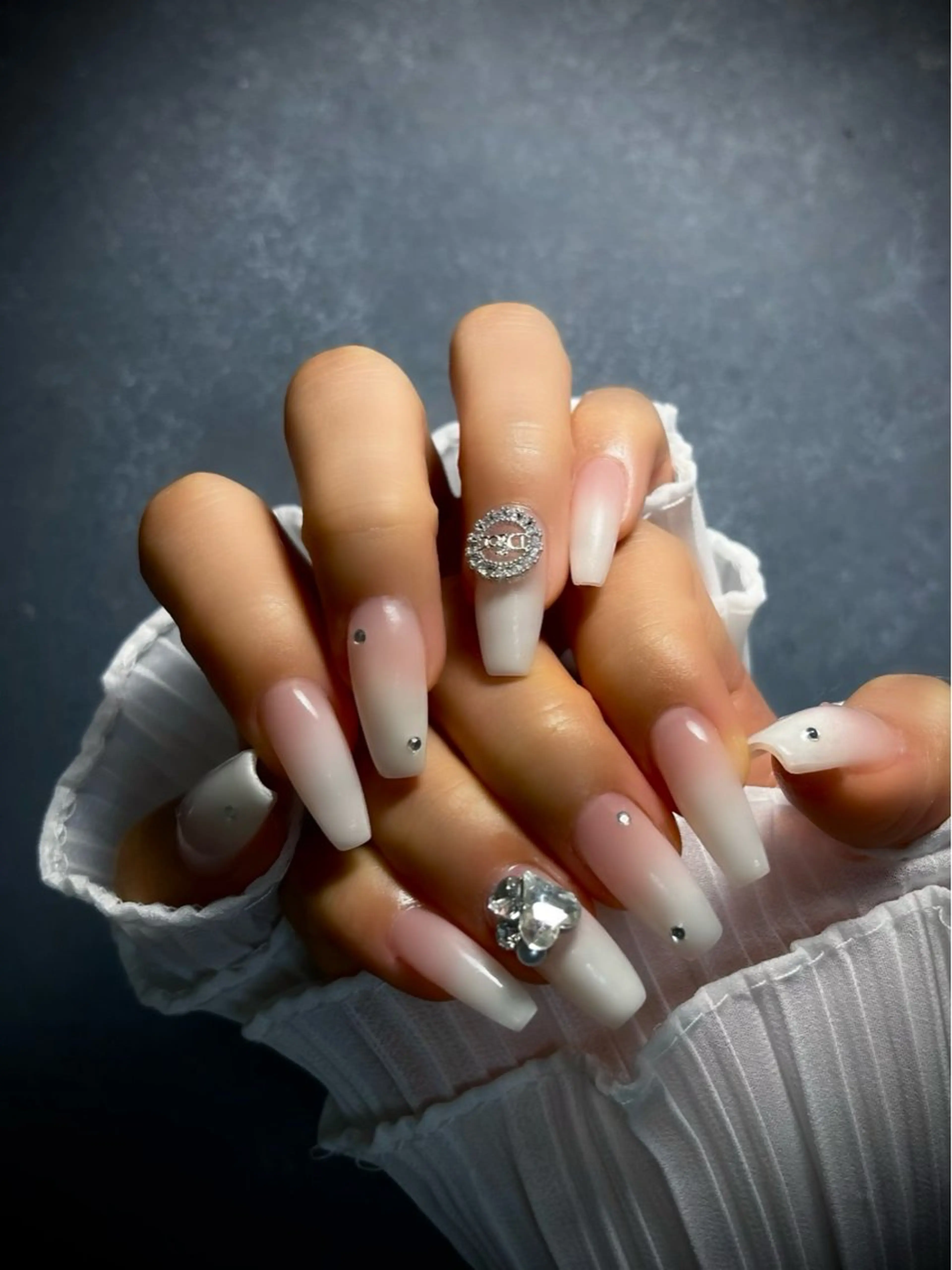 ネイル キラキラネイル マグネットネイル ワンカラーネイル スカルプネイル ワンホンネイル nine.🦋 YUKOのネイルデザイン