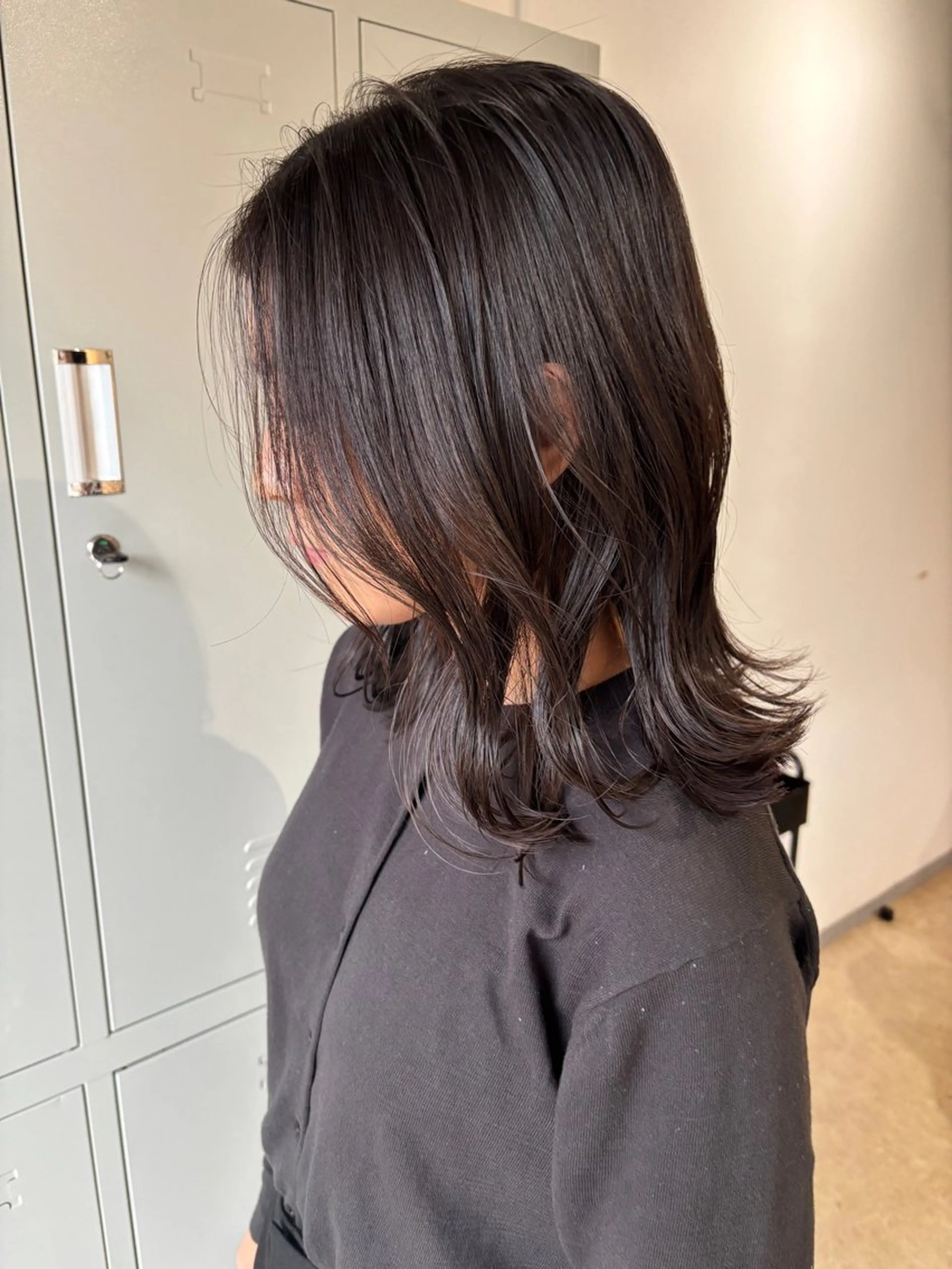 ミディアム ボブ 韓国風ヘア レイヤーカット 縮毛矯正 ブリーチカラー🤍 髪質改善🌟のヘアスタイル