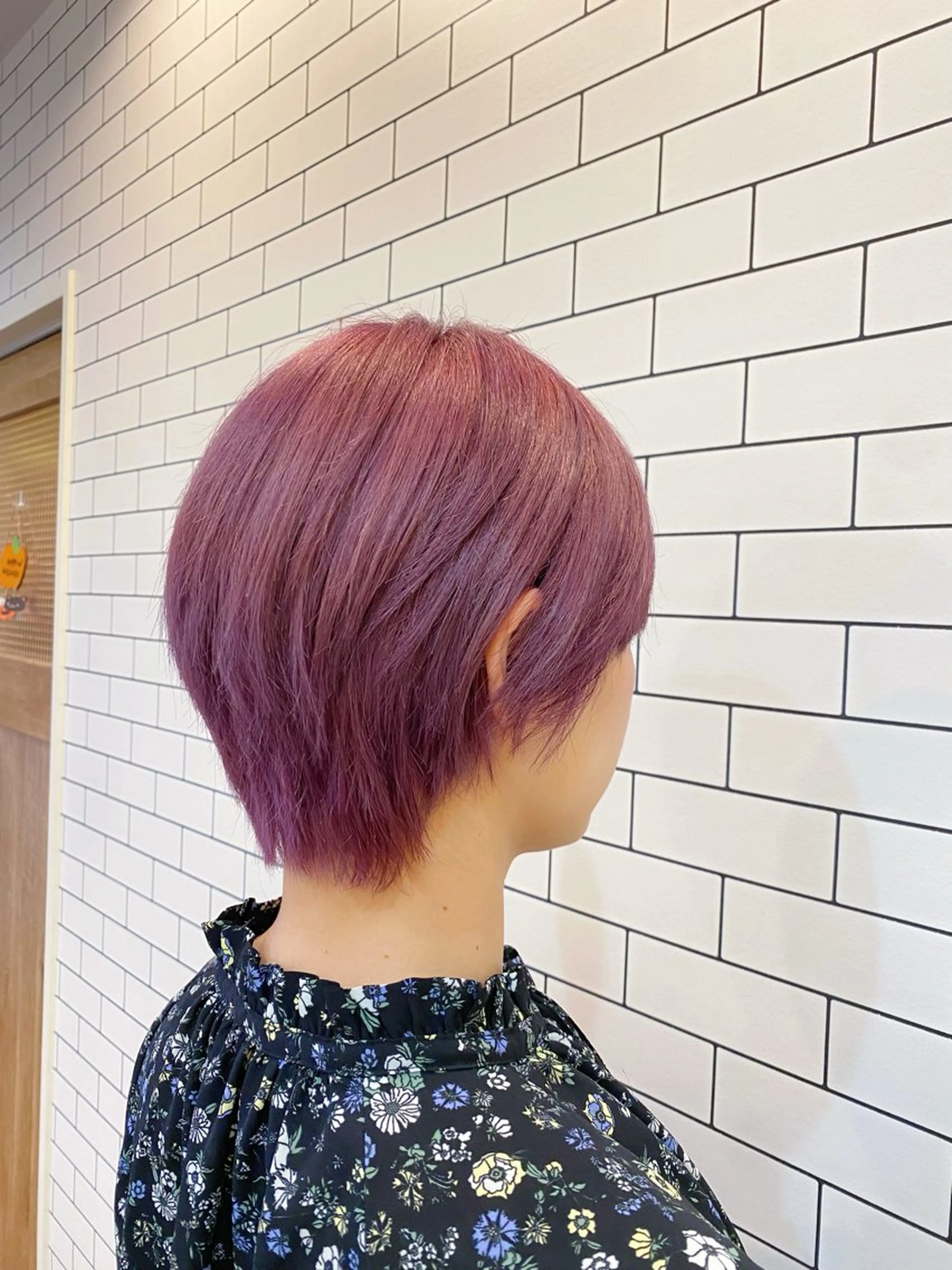 ショート カラー ブリーチ ラベンダーカラー ラベンダーピンク ピンクカラー ヘアカラー 南上 野々佳のヘアスタイル