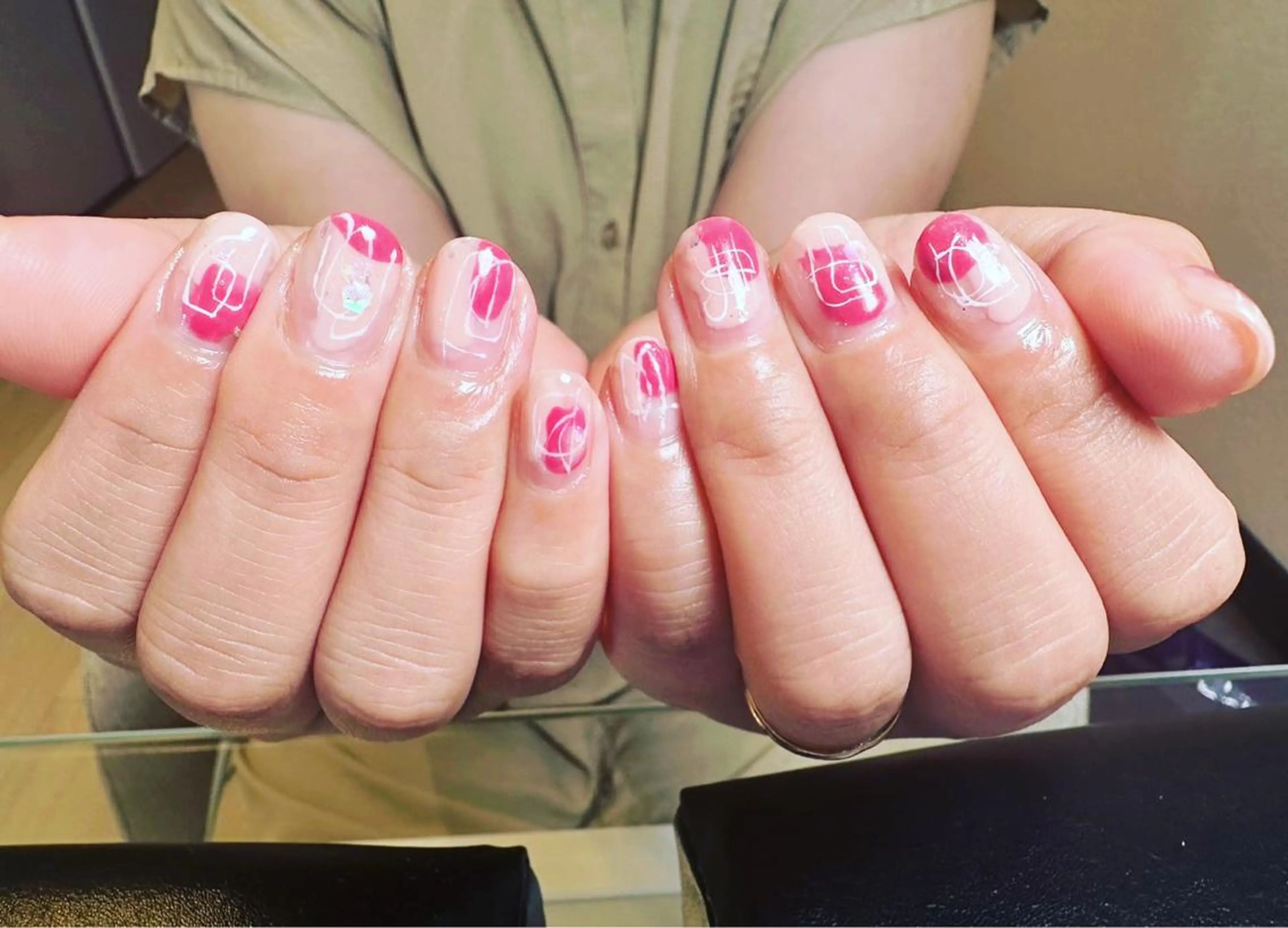 ネイル ニュアンスネイル ハンドネイル ハンドケア Atelier Ariのネイルデザイン