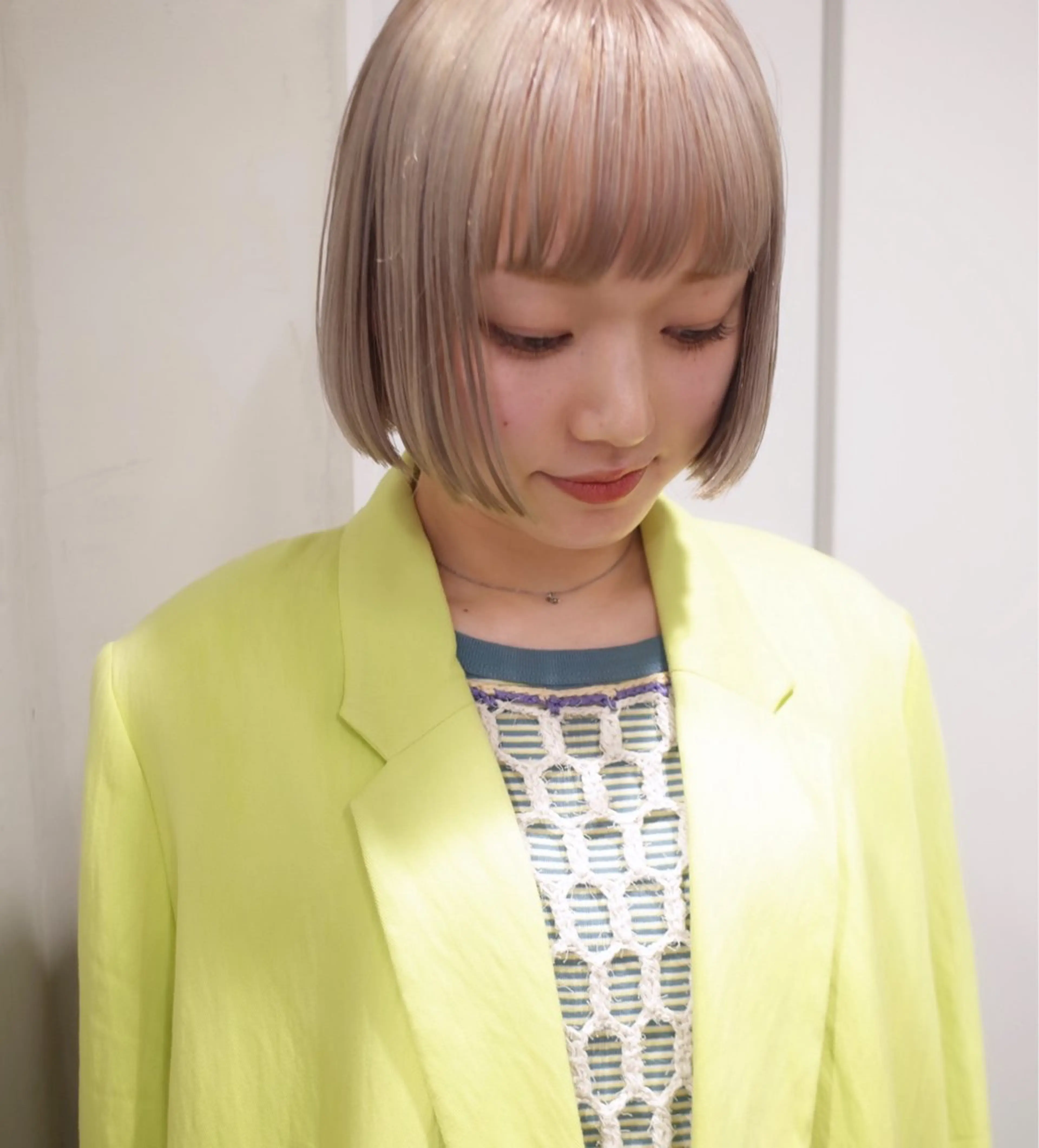 ショート カラー ベージュカラー 池田 麻紘のヘアスタイル